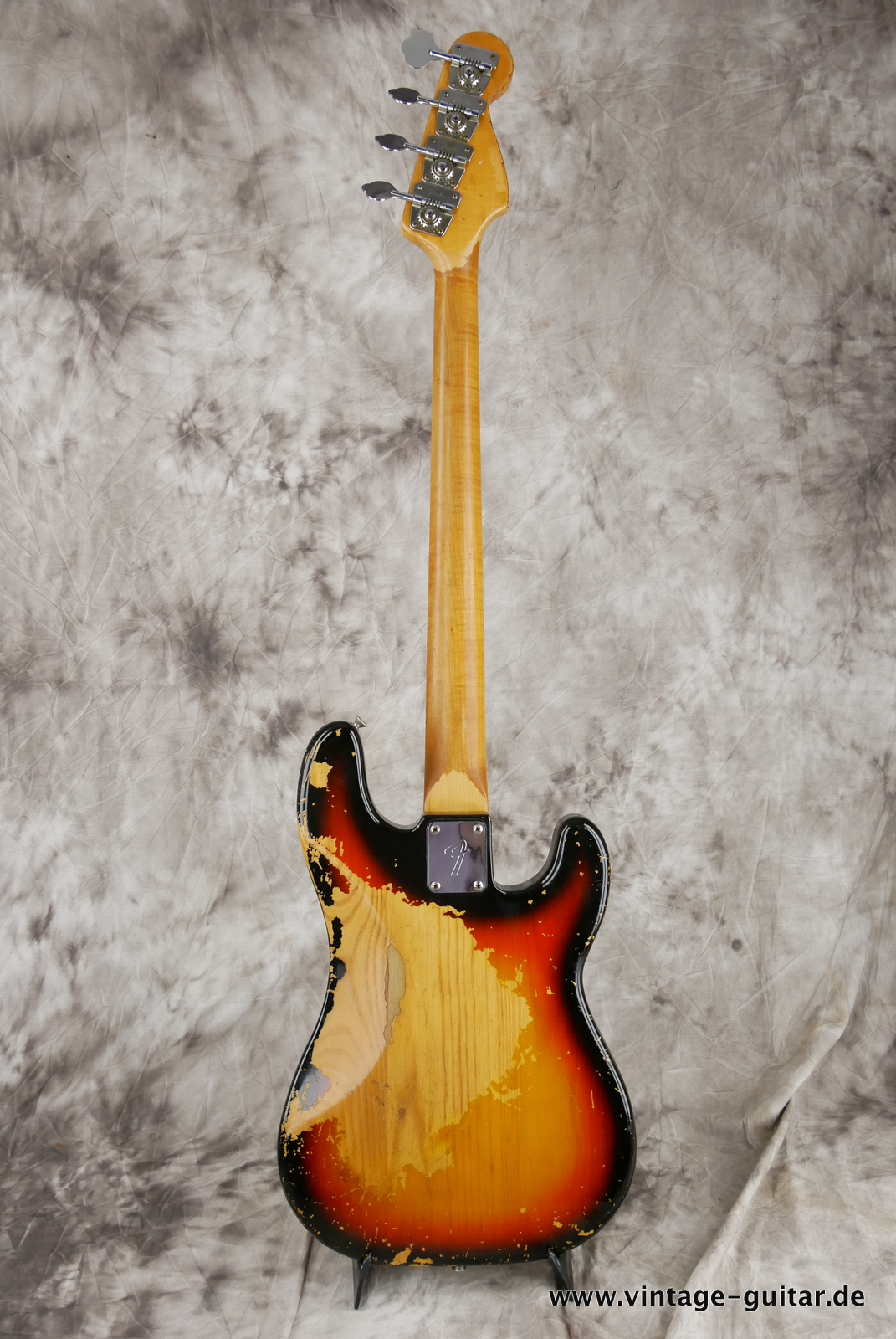 Fender-Precision-Lefthand-1977-sunburst-002.JPG
