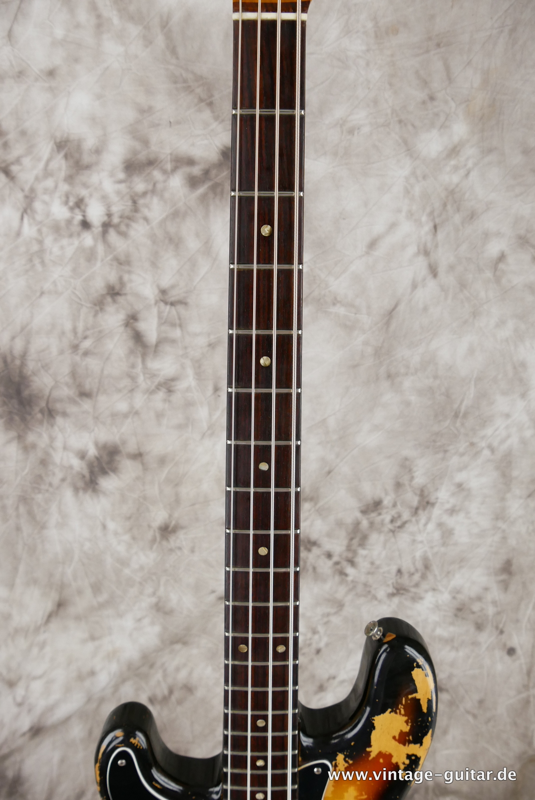 Fender-Precision-Lefthand-1977-sunburst-005.JPG