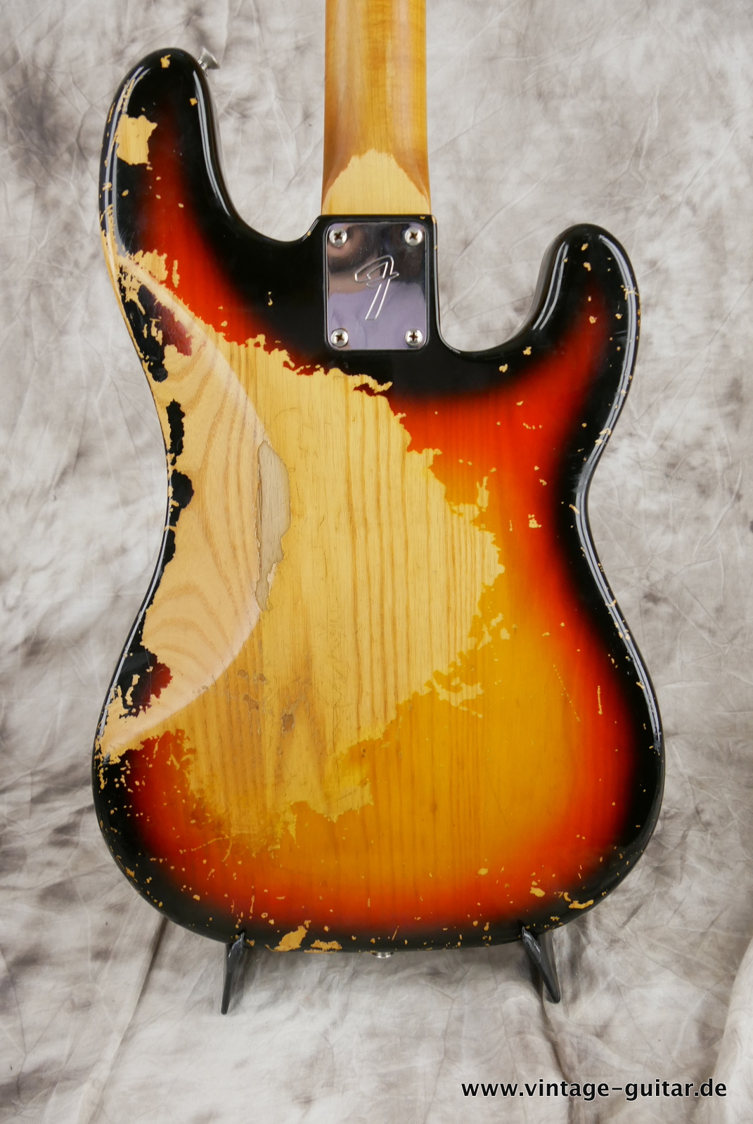 Fender-Precision-Lefthand-1977-sunburst-008.JPG