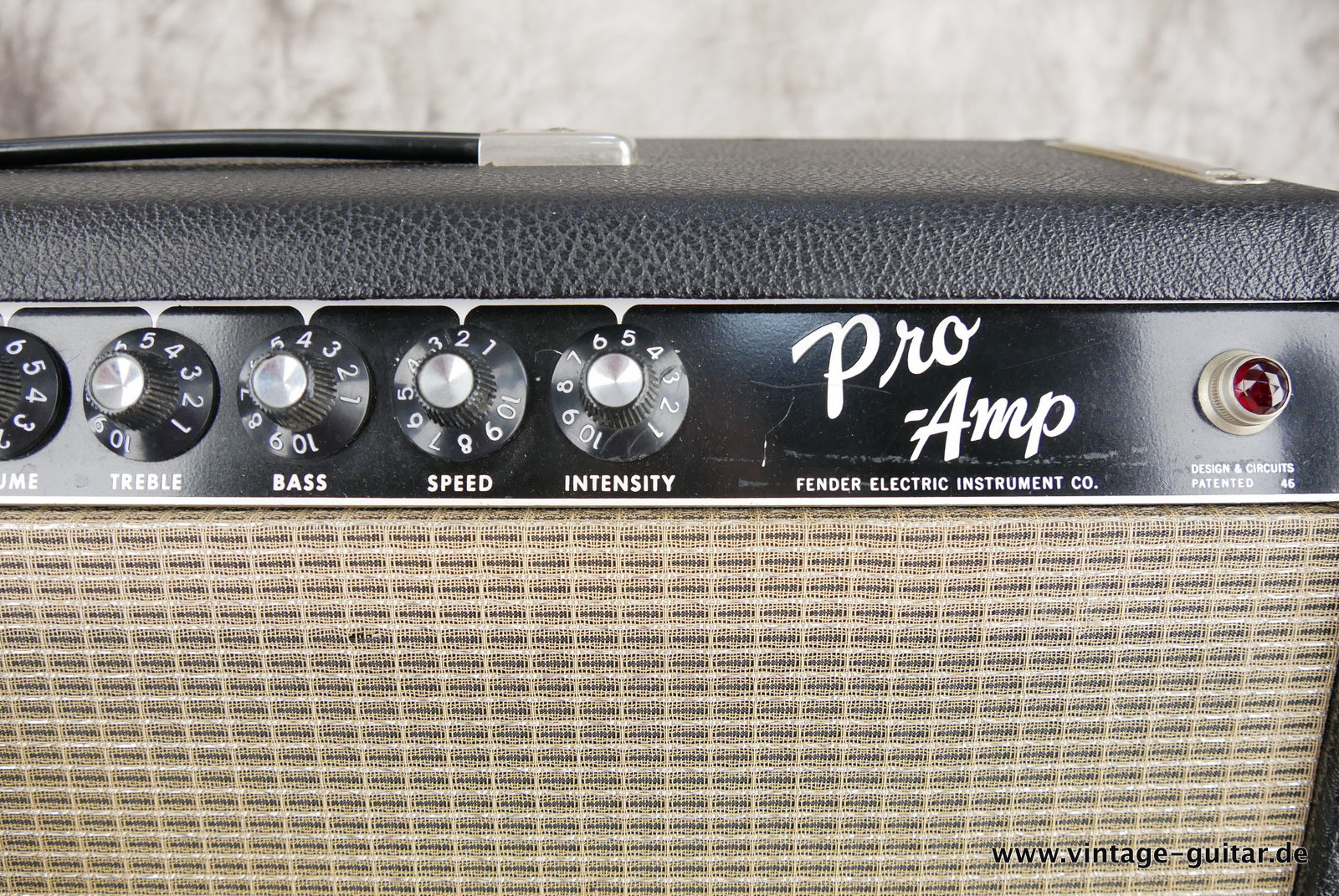 img/vintage/5444/Fender_Pro_Amp_blackface_black_1965-006.JPG