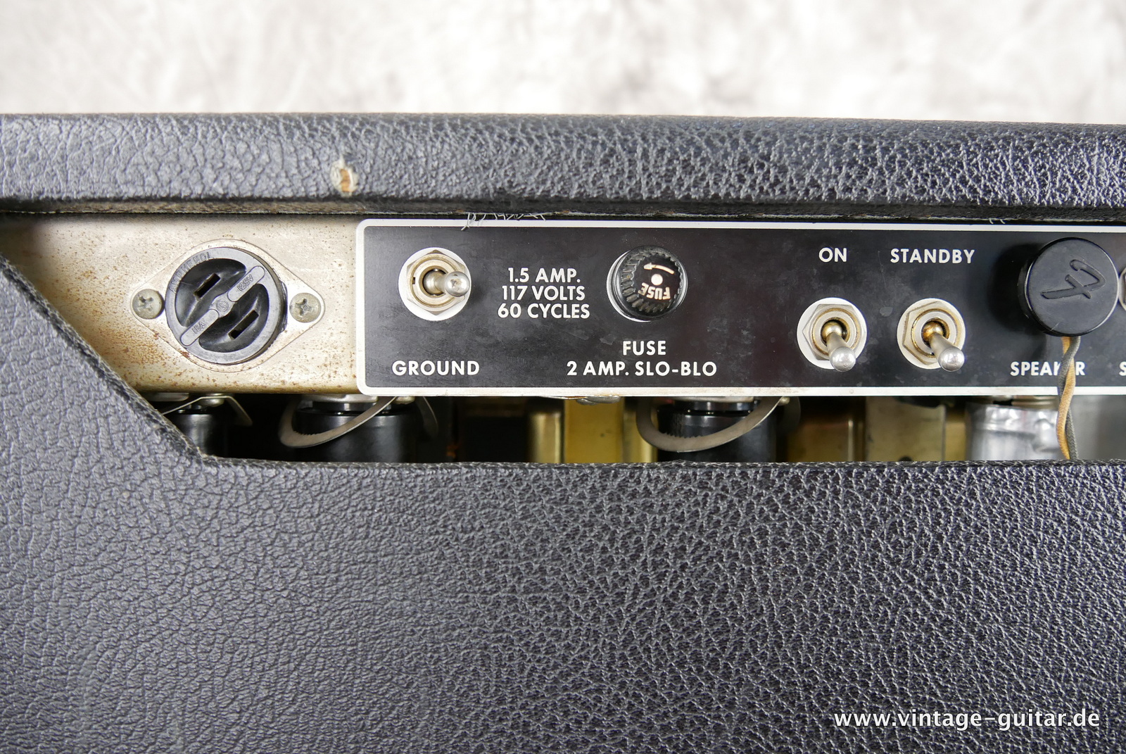 img/vintage/5444/Fender_Pro_Amp_blackface_black_1965-007.JPG