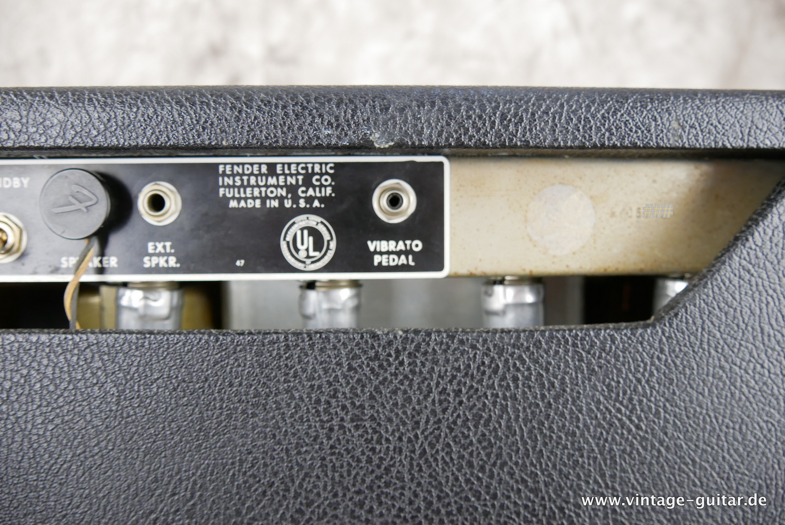 img/vintage/5444/Fender_Pro_Amp_blackface_black_1965-008.JPG