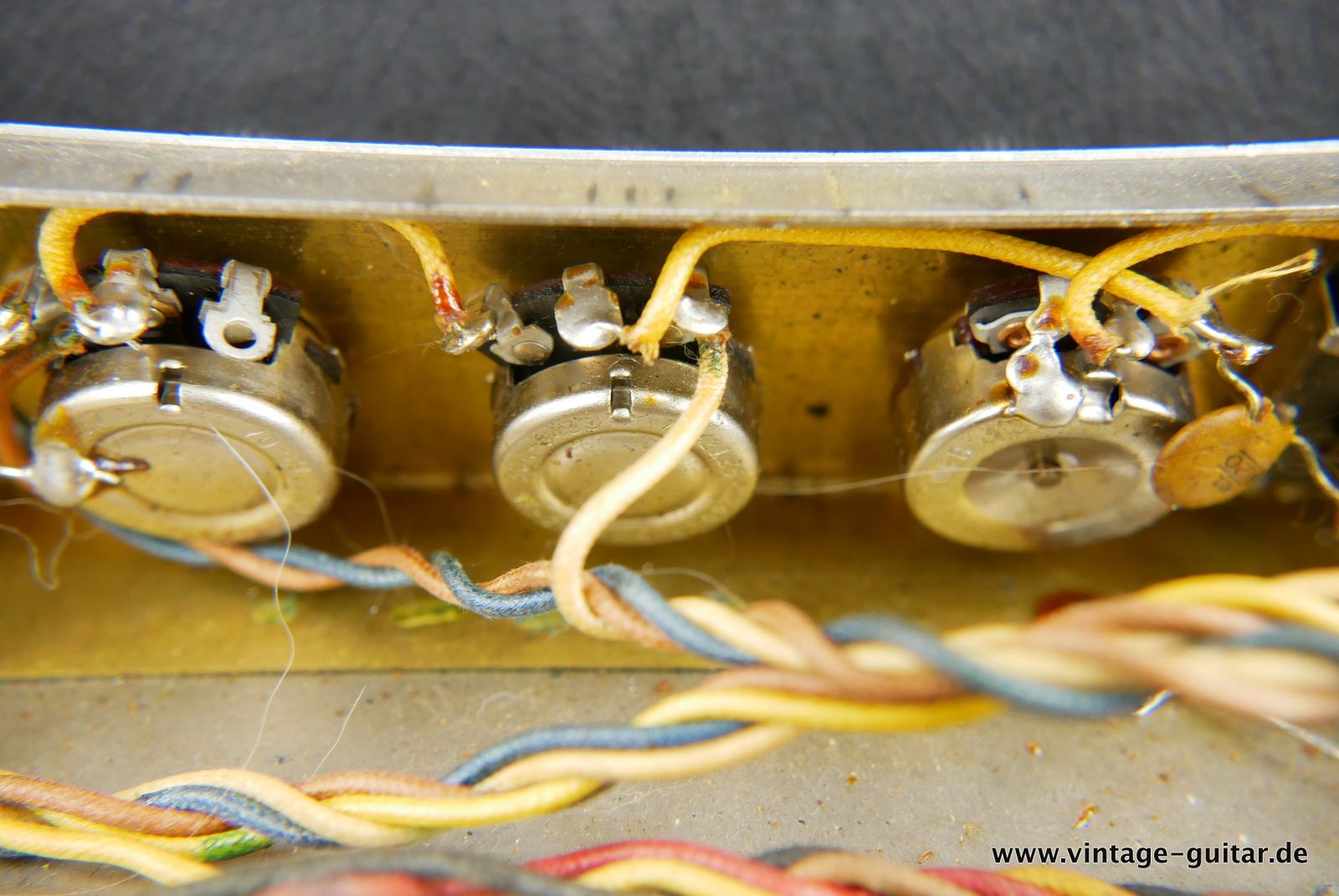 img/vintage/5444/Fender_Pro_Amp_blackface_black_1965-023.JPG