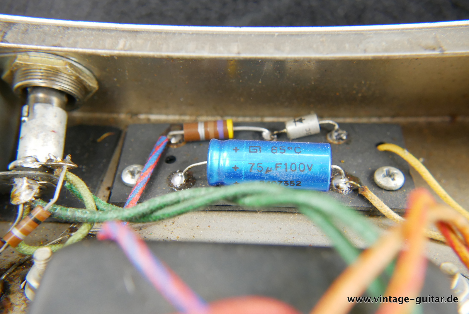 img/vintage/5444/Fender_Pro_Amp_blackface_black_1965-025.JPG