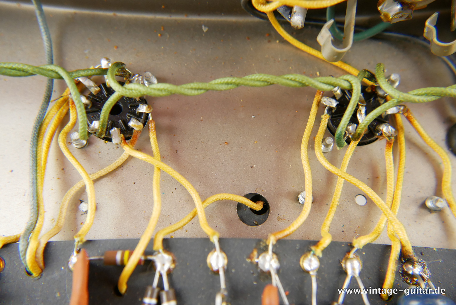 img/vintage/5444/Fender_Pro_Amp_blackface_black_1965-027.JPG