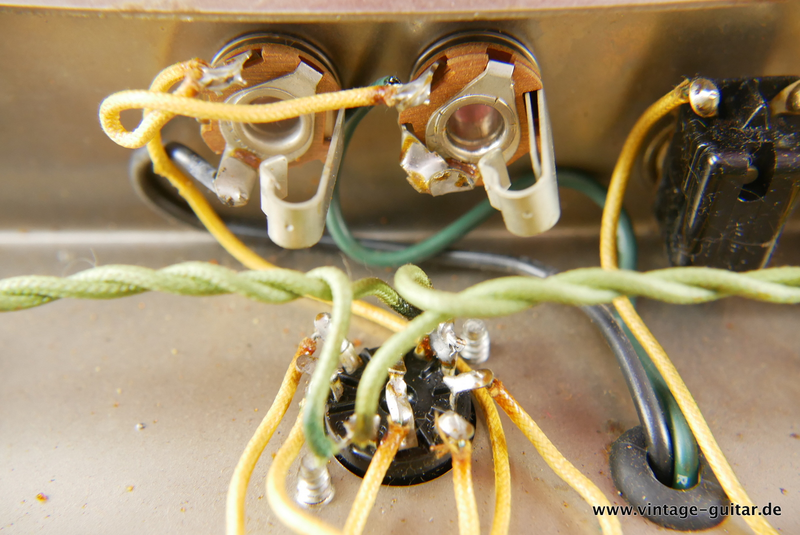 img/vintage/5444/Fender_Pro_Amp_blackface_black_1965-030.JPG