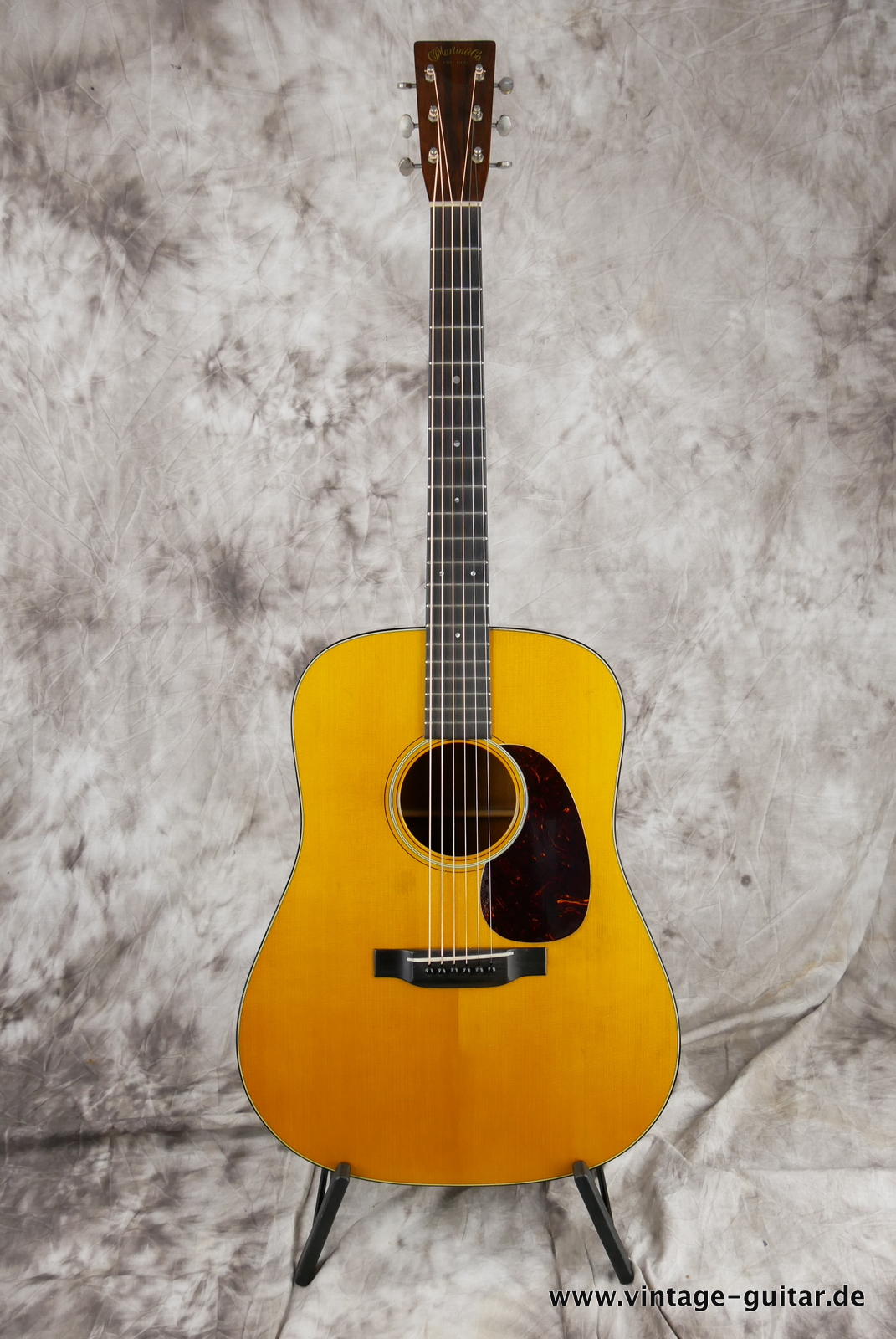 img/vintage/5447/Martin-D18-authentic-1939-aged-2019-natural-001.JPG