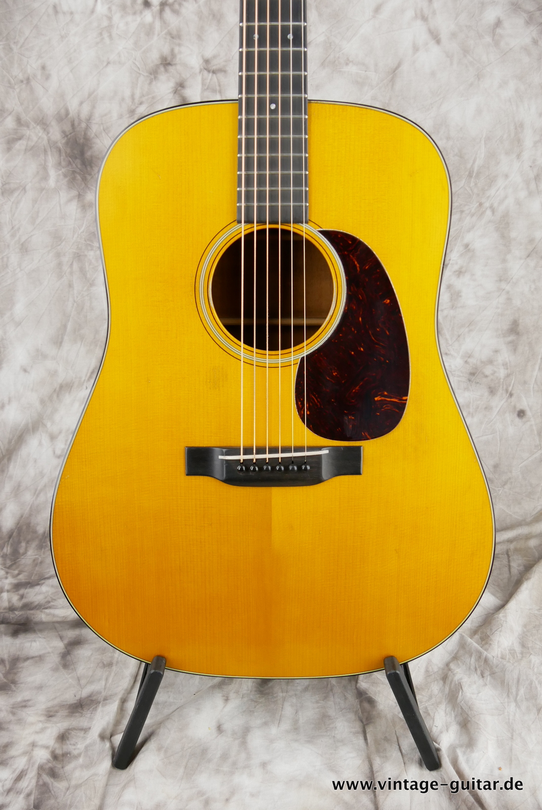 img/vintage/5447/Martin-D18-authentic-1939-aged-2019-natural-007.JPG