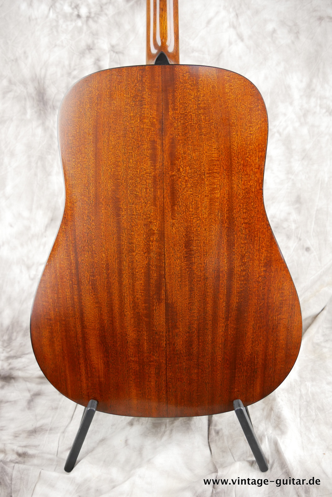 img/vintage/5447/Martin-D18-authentic-1939-aged-2019-natural-008.JPG