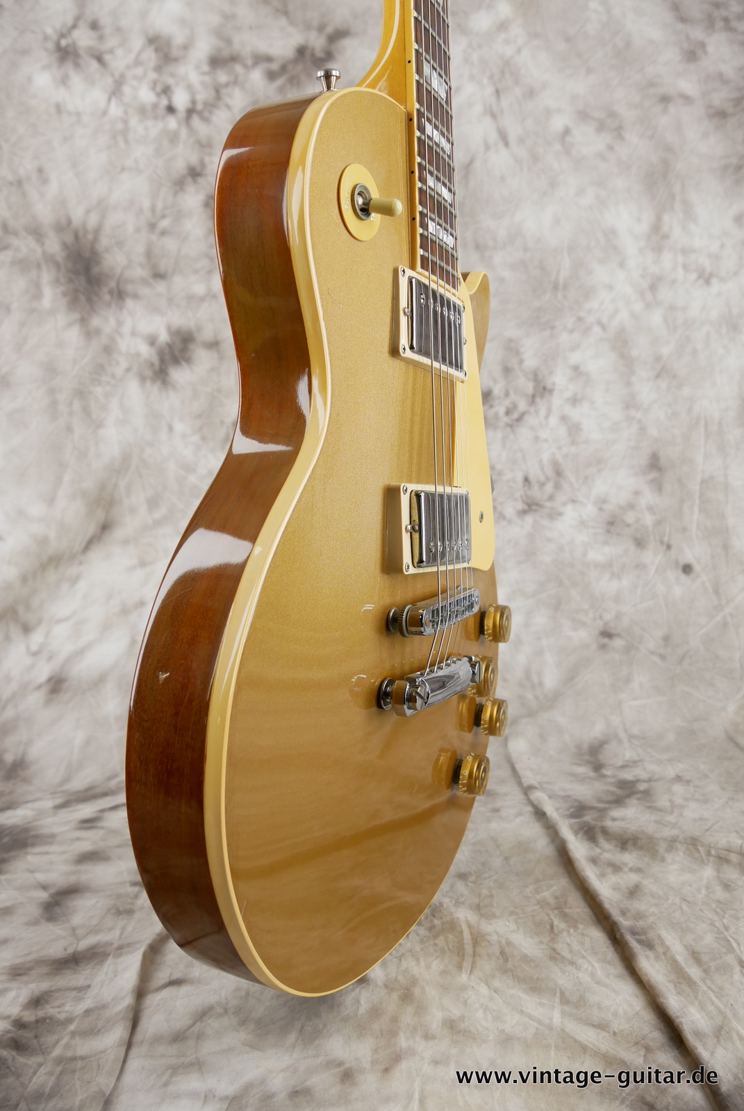 img/vintage/5452/Gibson_Les_Paul_Standard_gold_top_1981-009.JPG