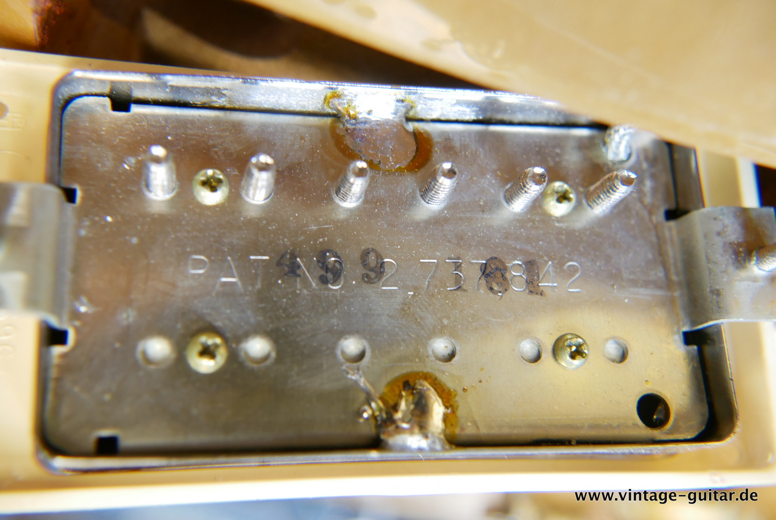 Gibson_Les_Paul_Standard_gold_top_1981-017.JPG