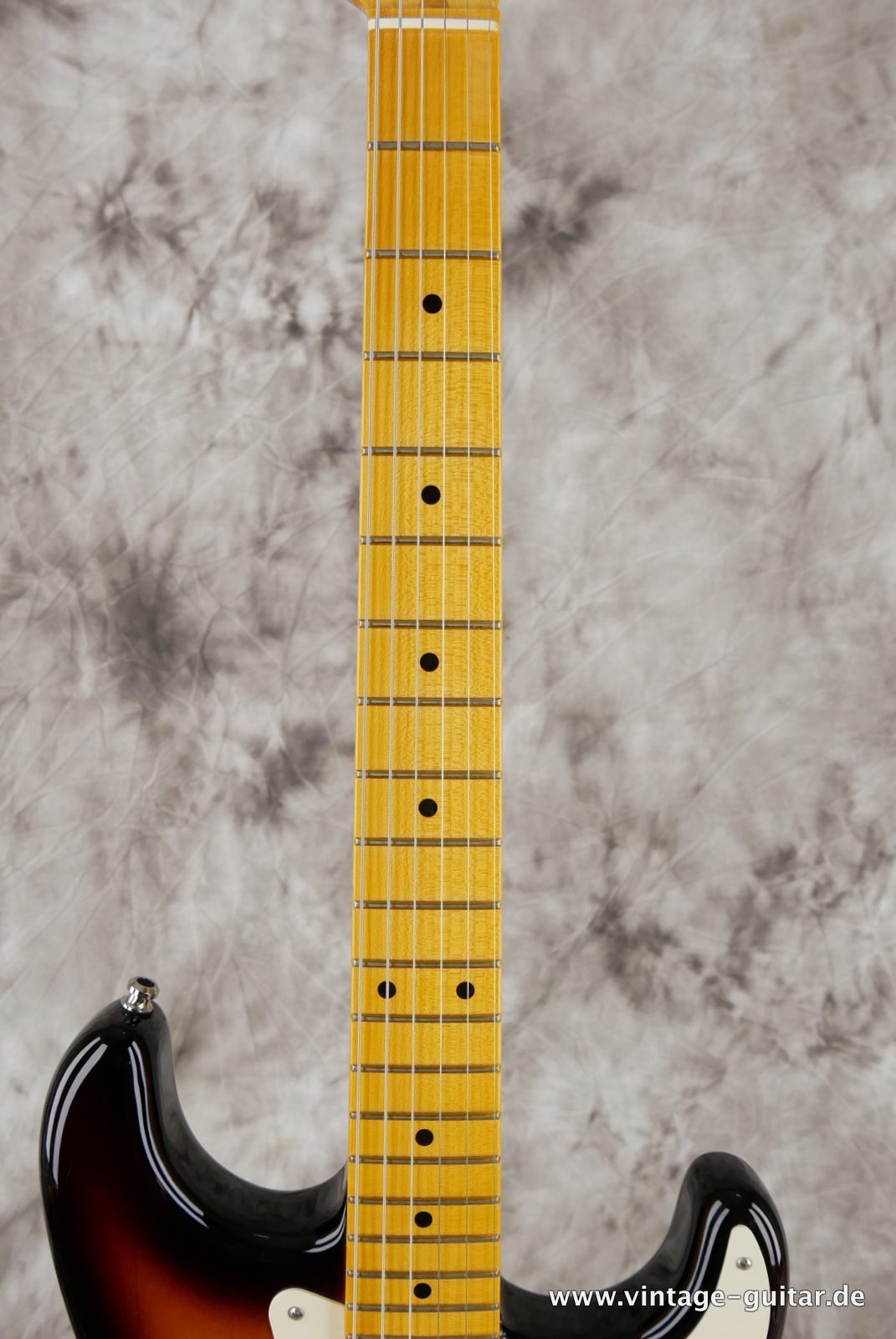 Fender_stratocaster_Eric_Johnson_signature_2018_sunburst-005.JPG