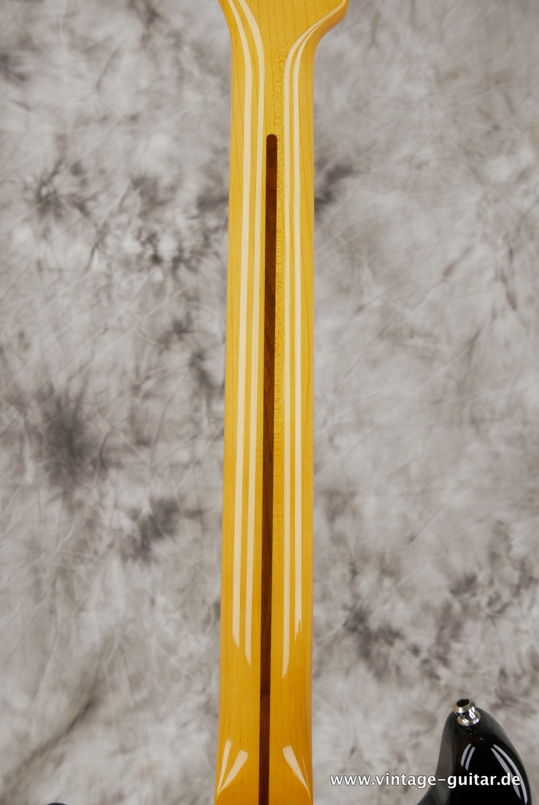 img/vintage/5453/Fender_stratocaster_Eric_Johnson_signature_2018_sunburst-006.JPG