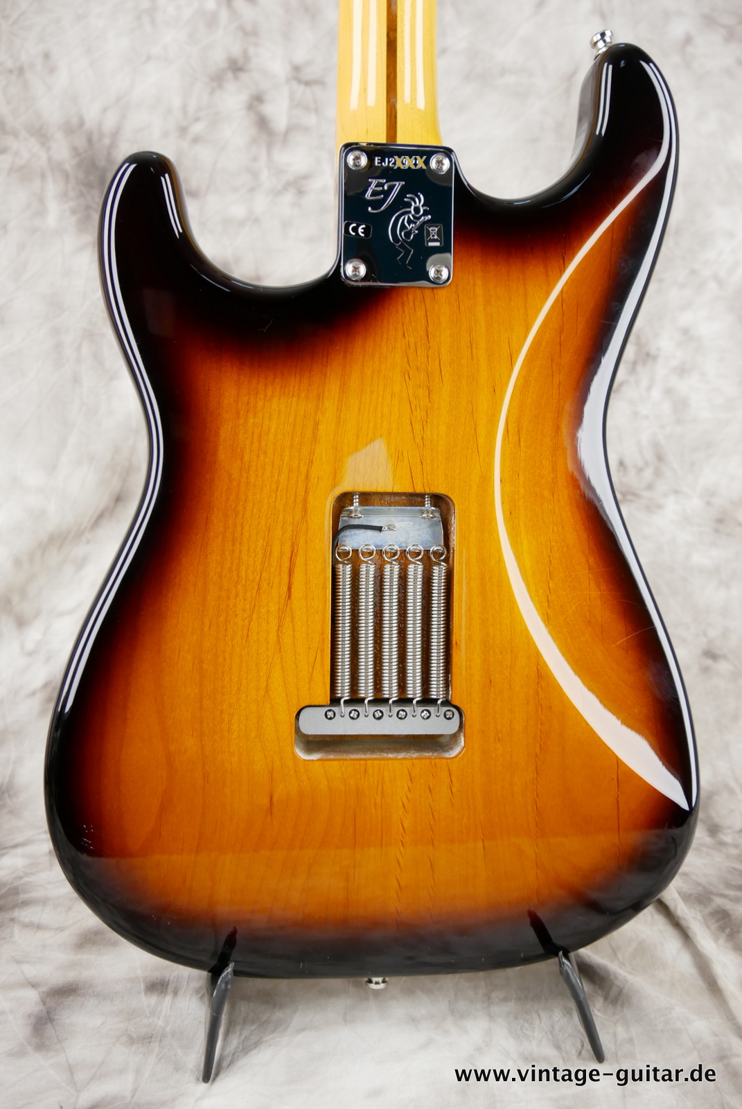img/vintage/5453/Fender_stratocaster_Eric_Johnson_signature_2018_sunburst-008.JPG