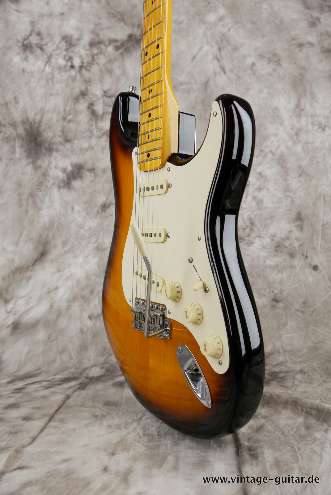 Fender_stratocaster_Eric_Johnson_signature_2018_sunburst-010.JPG