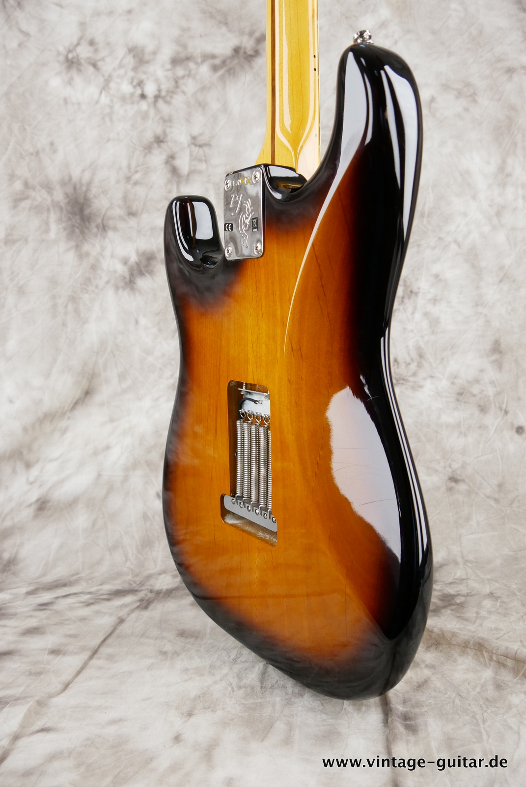 Fender_stratocaster_Eric_Johnson_signature_2018_sunburst-012.JPG