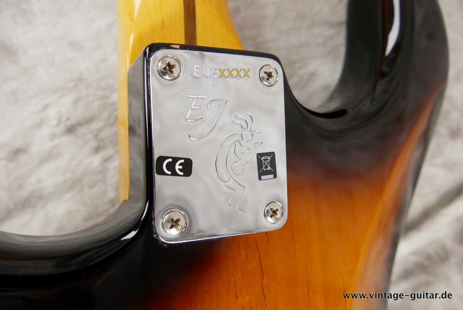img/vintage/5453/Fender_stratocaster_Eric_Johnson_signature_2018_sunburst-013.JPG
