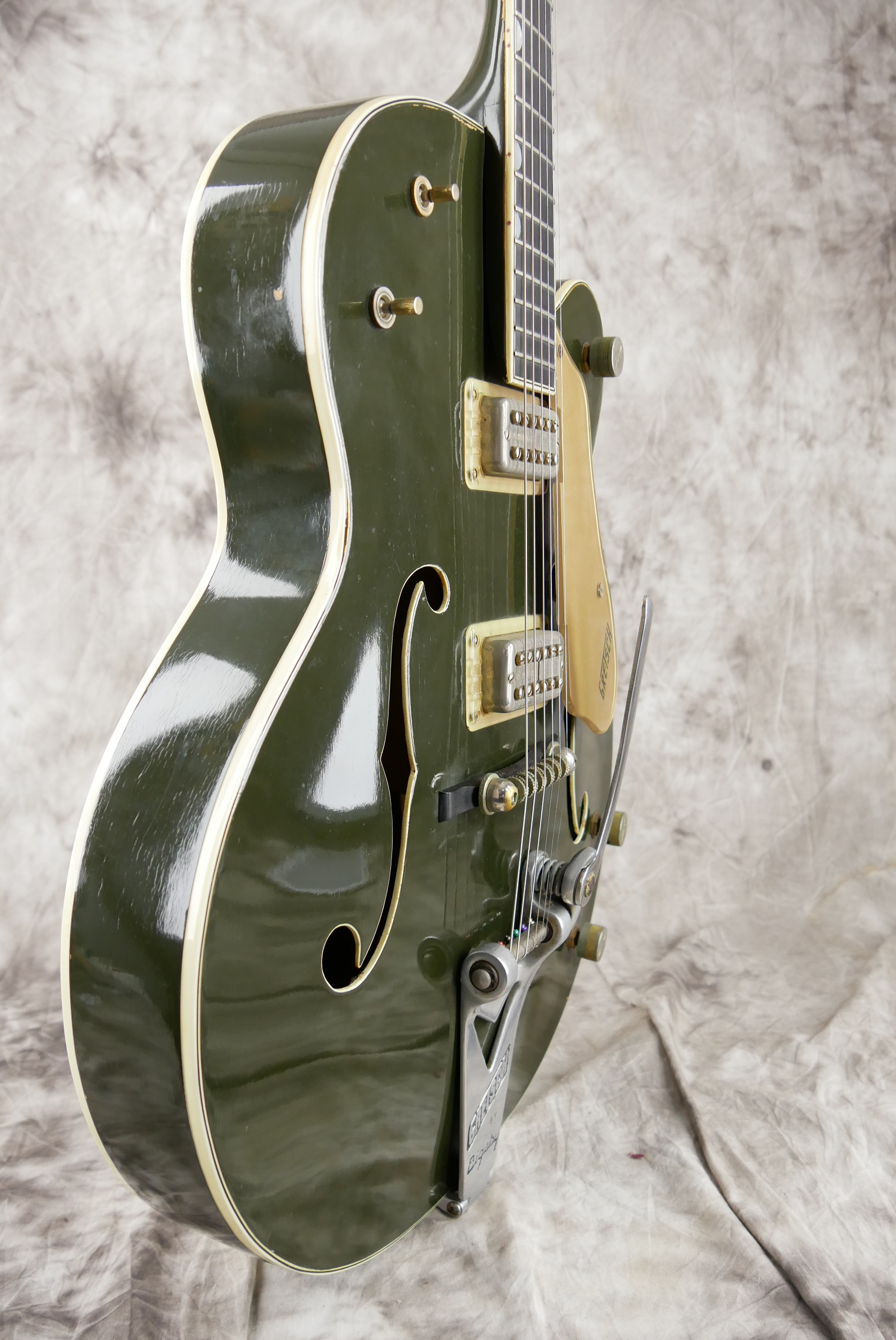 img/vintage/5454/Gretsch_courty_club_1959_cadillac_green-009.JPG