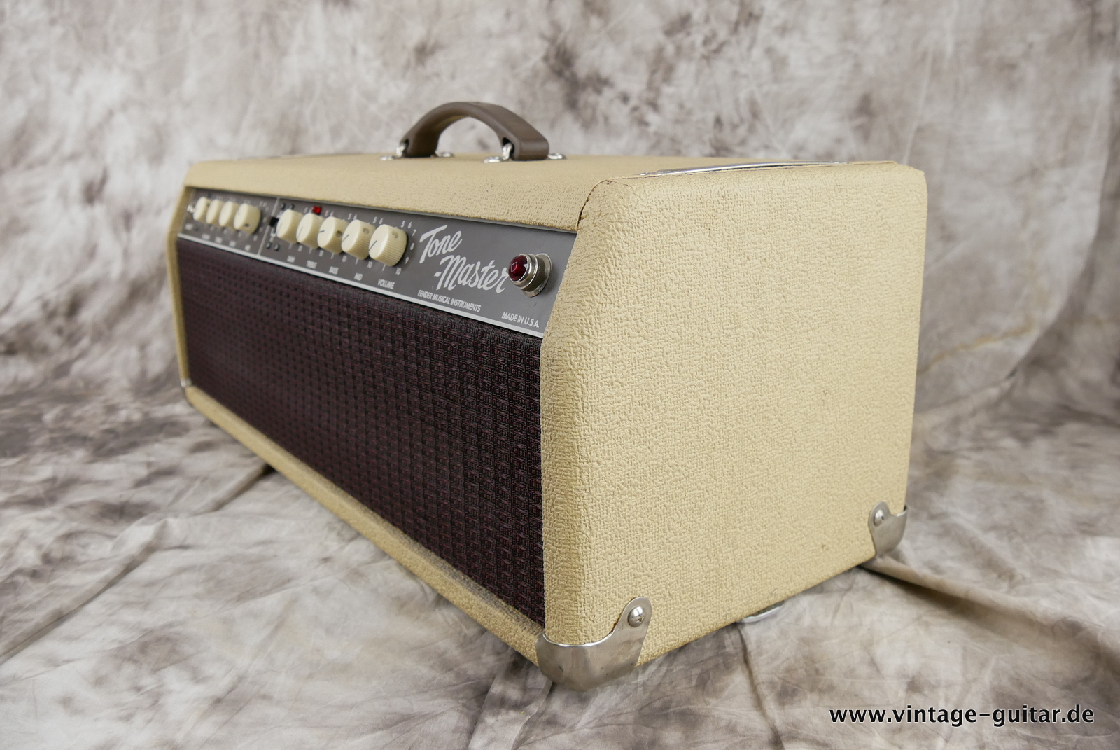 img/vintage/5457/Fender_Tone_Master_Head_cab_black_1997-004.JPG