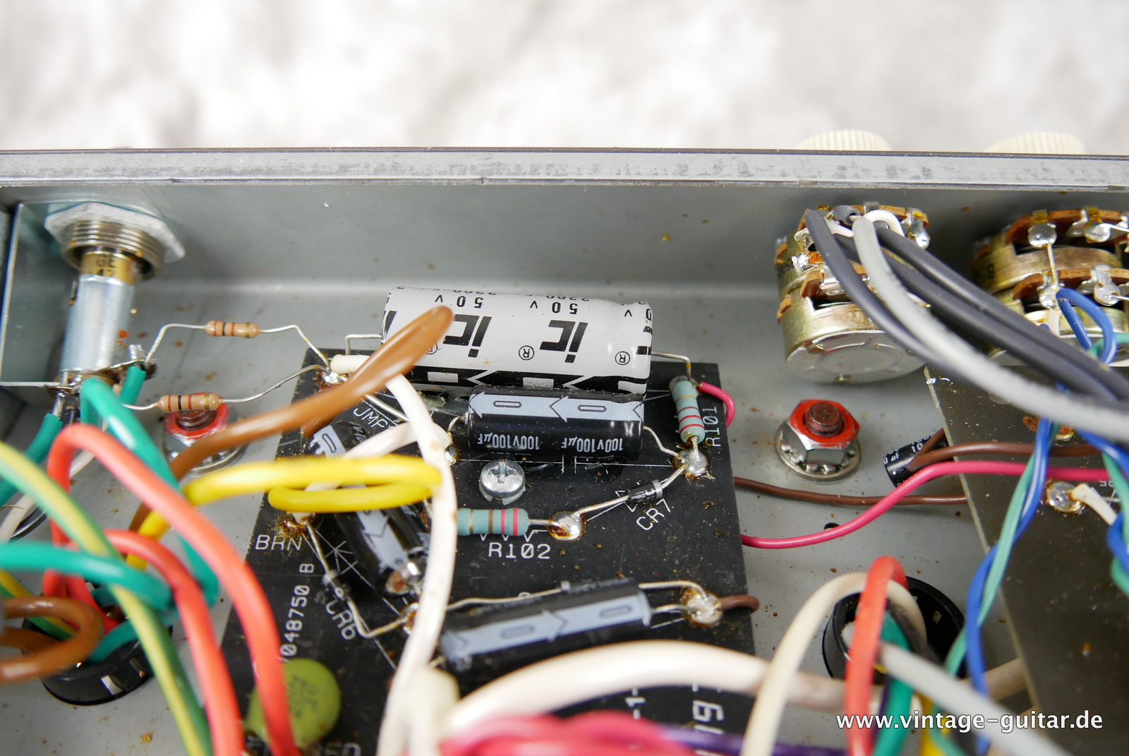 img/vintage/5457/Fender_Tone_Master_Head_cab_black_1997-017.JPG