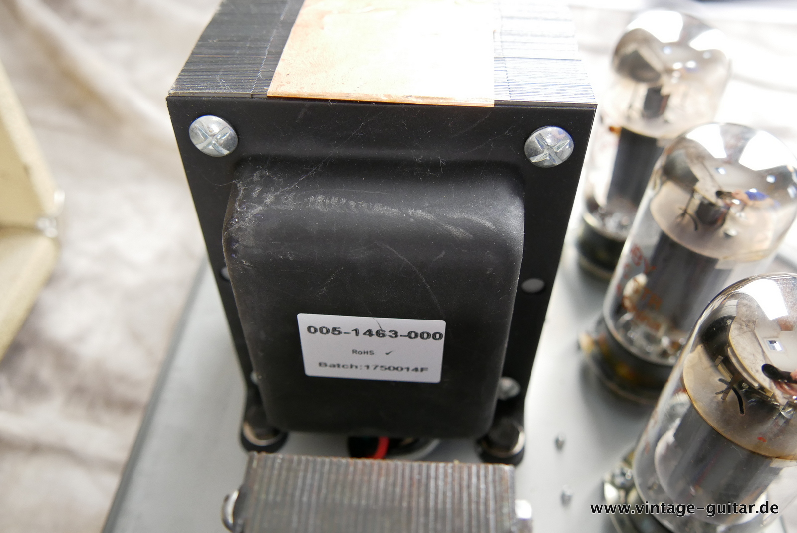 img/vintage/5457/Fender_Tone_Master_Head_cab_black_1997-022.JPG