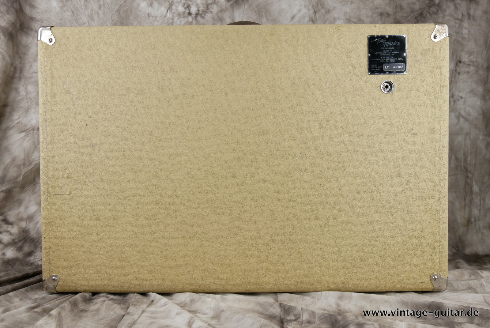 img/vintage/5457/Fender_Tone_Master_Head_cab_black_1997-029.JPG