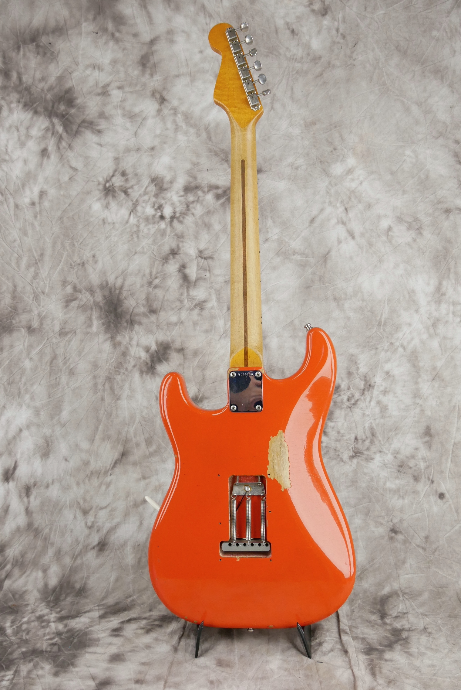 Fender-Stratocaster-57-Vintage-Reissue-1982-fiesta-red-002.JPG