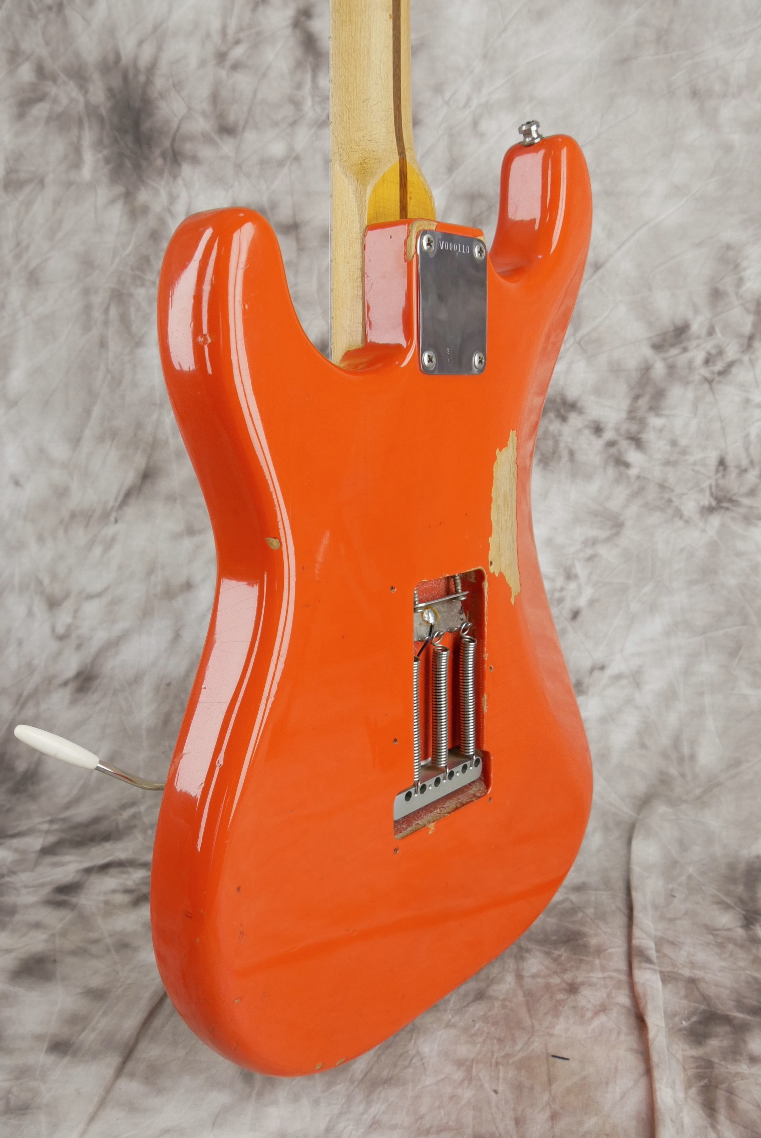 Fender-Stratocaster-57-Vintage-Reissue-1982-fiesta-red-007.JPG