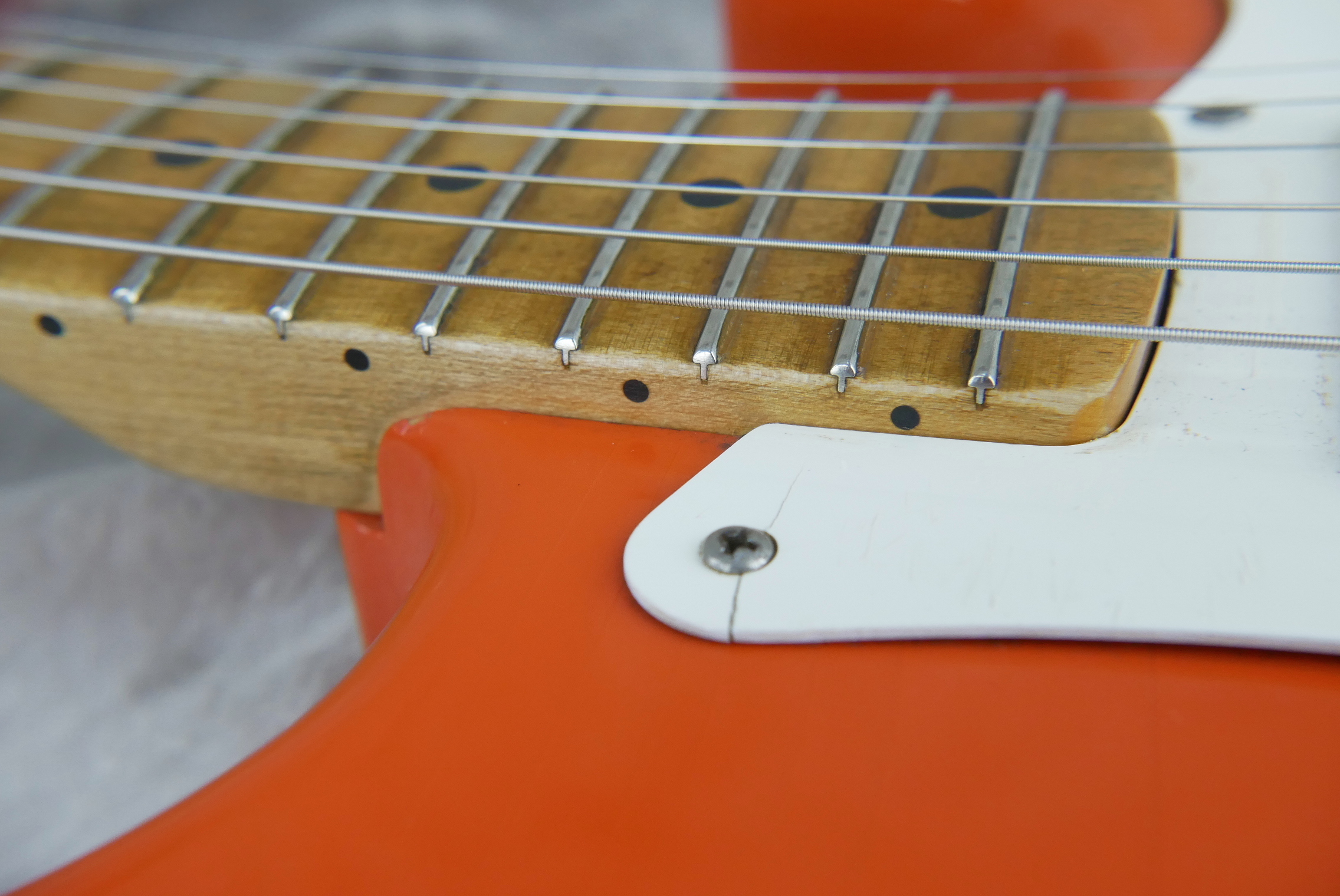 Fender-Stratocaster-57-Vintage-Reissue-1982-fiesta-red-015.JPG