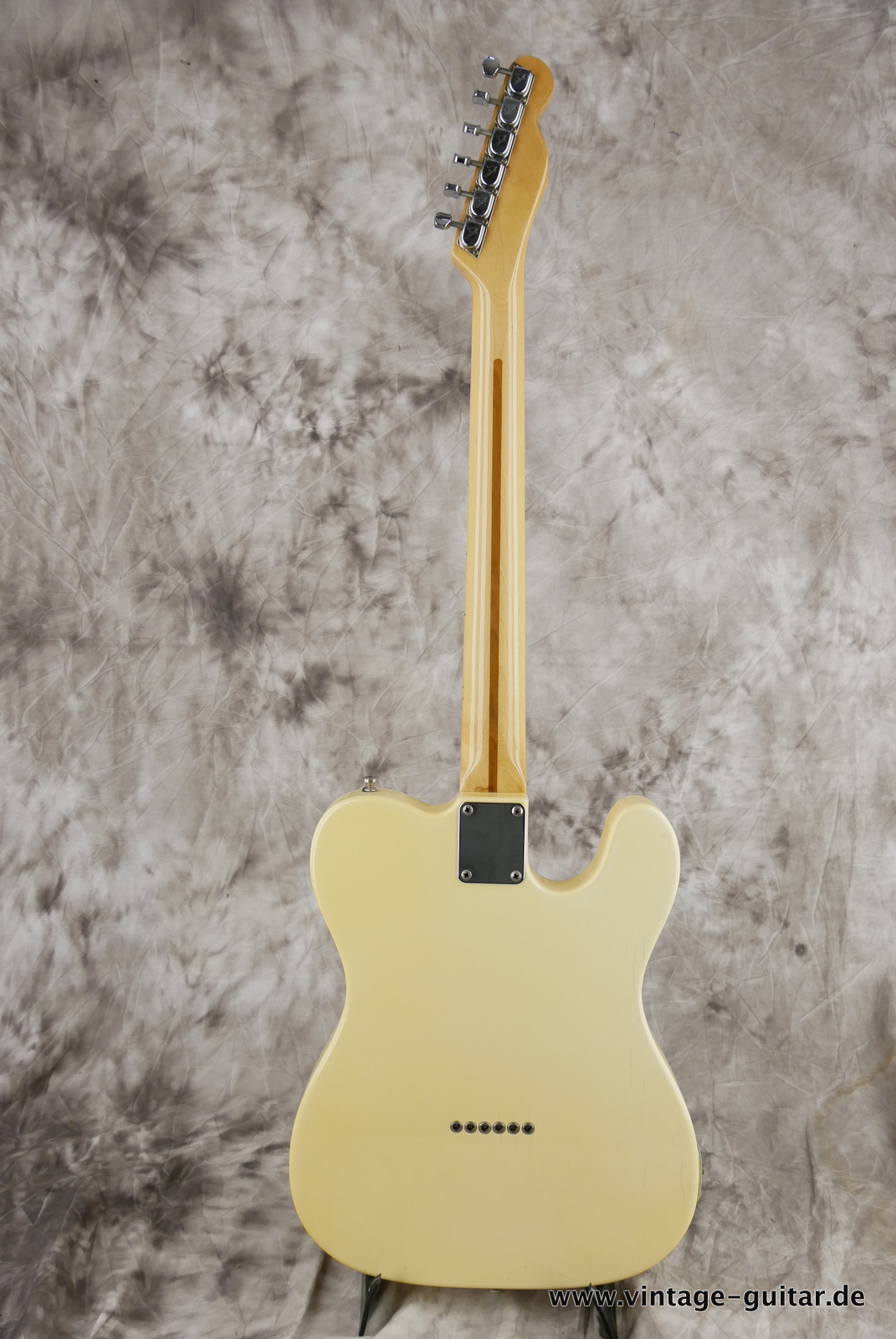 img/vintage/5462/Fender_Telecaster_Thinline_lefthand_olympic_white_USA_1978-002.JPG