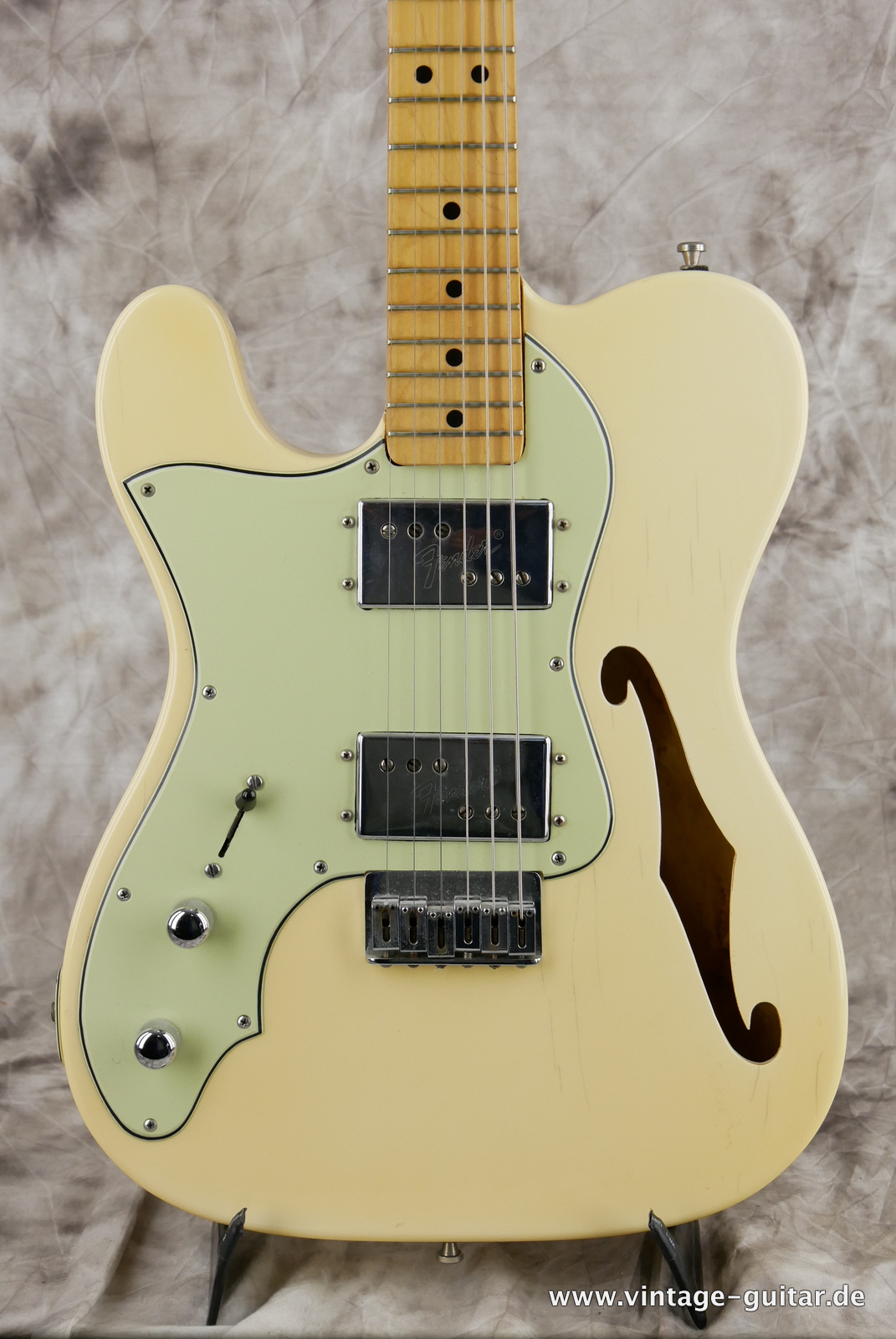 img/vintage/5462/Fender_Telecaster_Thinline_lefthand_olympic_white_USA_1978-003.JPG