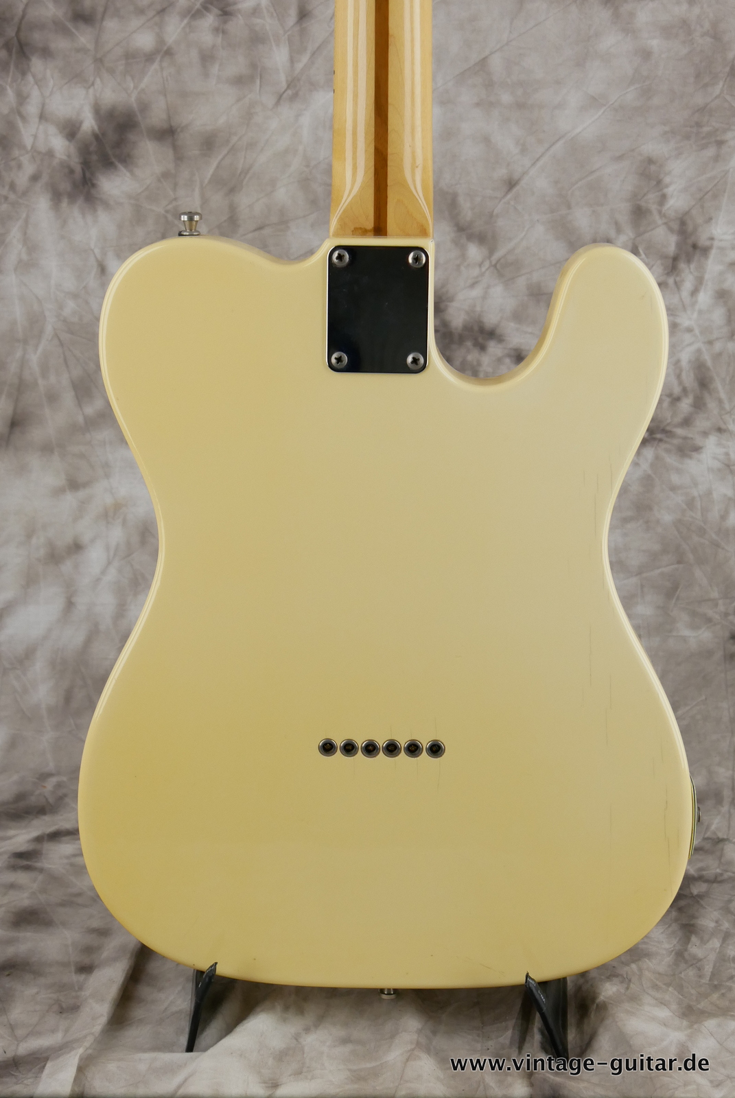 img/vintage/5462/Fender_Telecaster_Thinline_lefthand_olympic_white_USA_1978-004.JPG