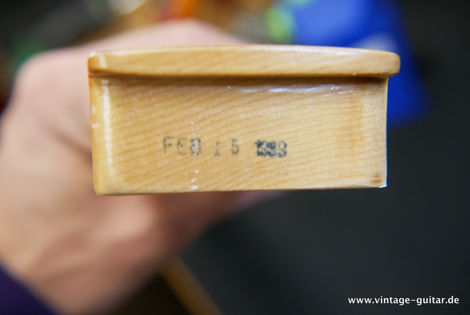 img/vintage/5467/Fender_Telecaster_Standard_1999_olypic_white_left_handed-014.JPG