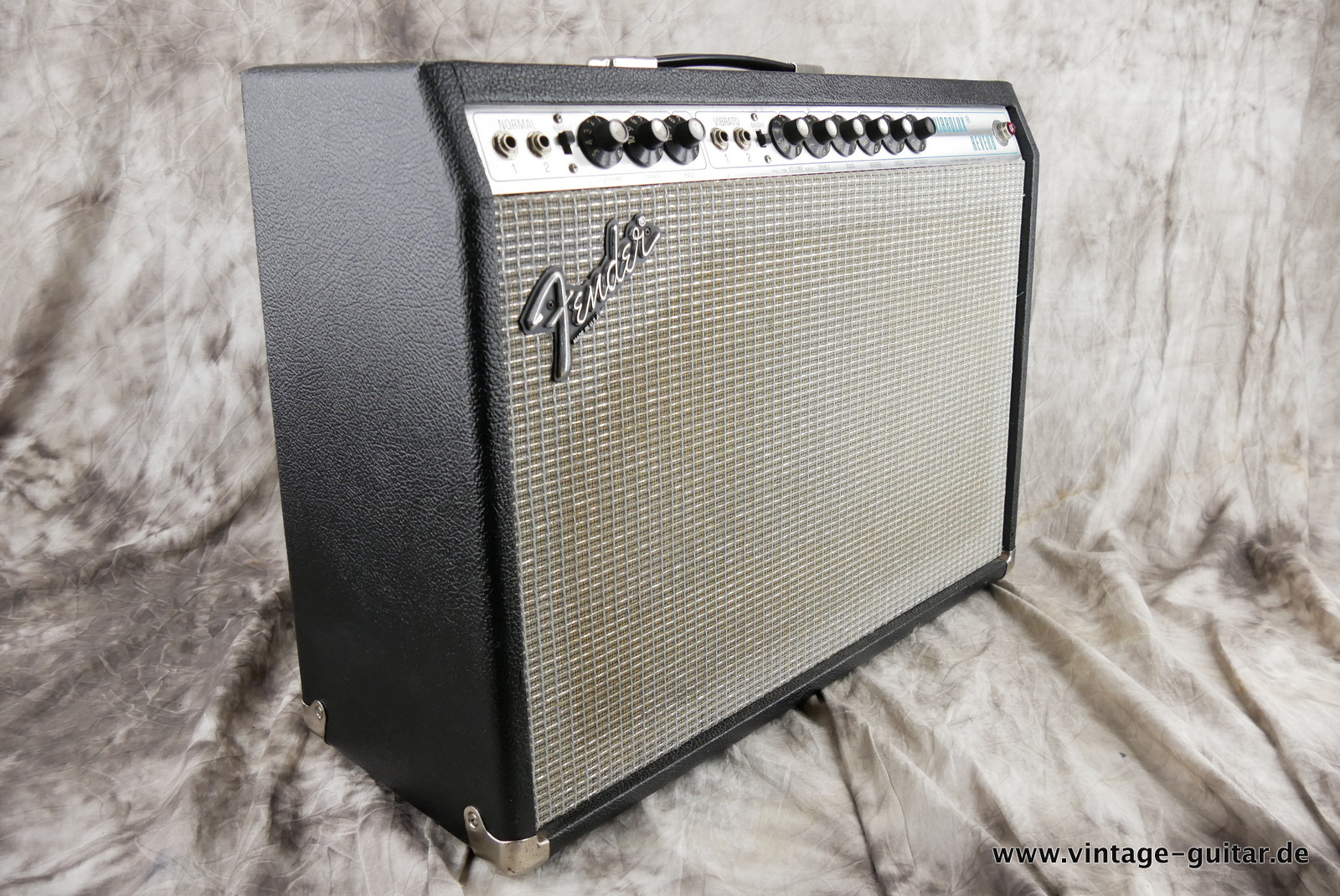 Fender_Vibrolux_Reverb_silverface_1980-003.JPG