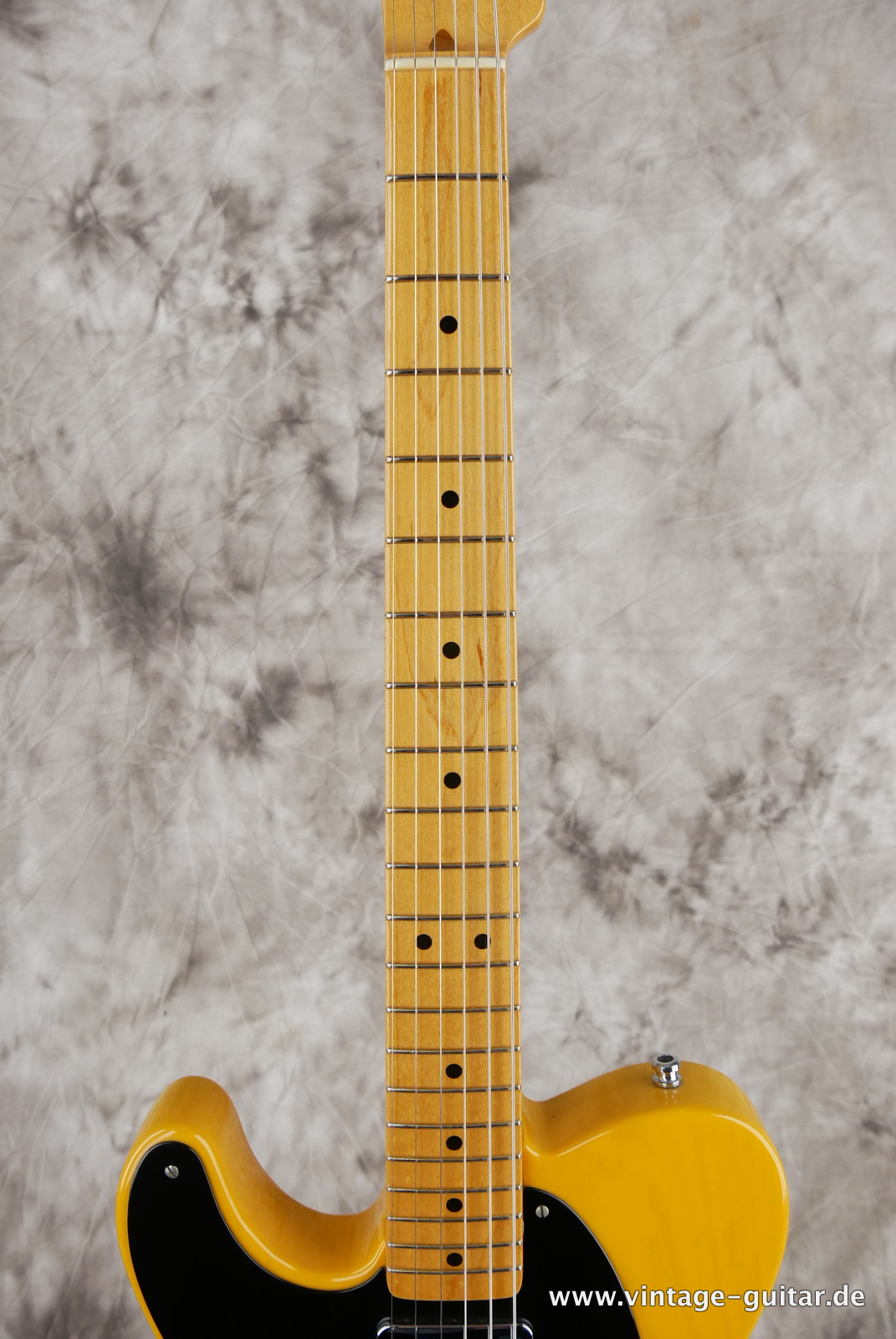 img/vintage/5472/Fender_Telecaster_52_reissue_2002_blond_USA-005.JPG