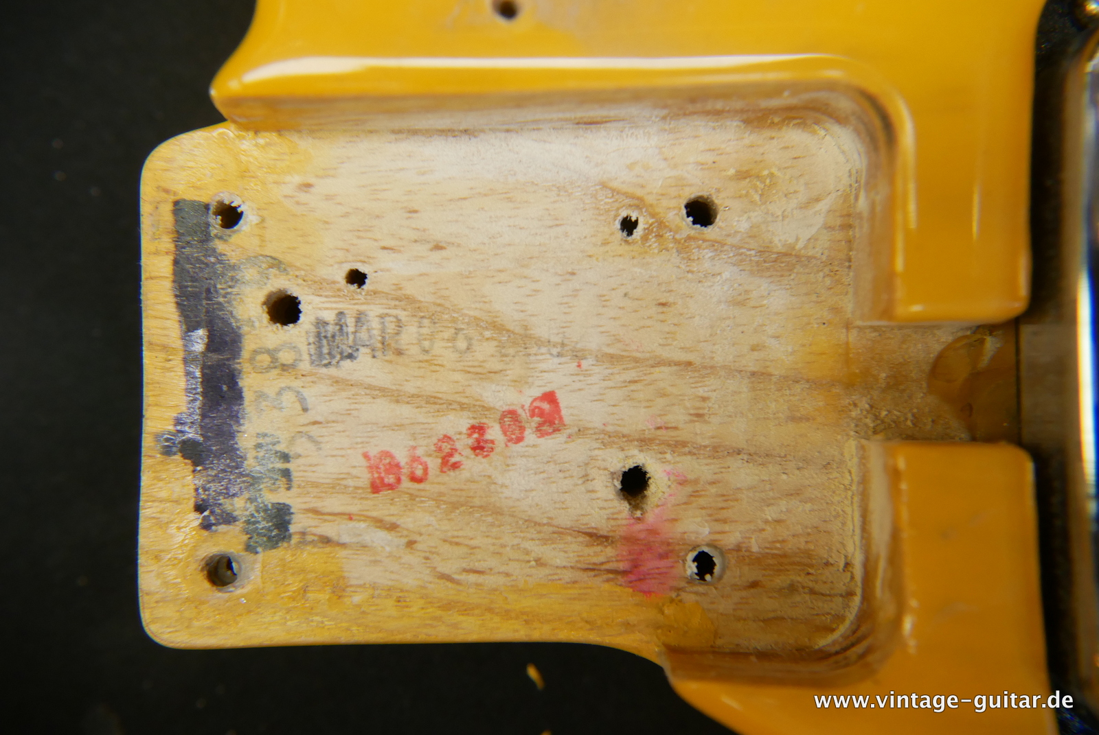 img/vintage/5472/Fender_Telecaster_52_reissue_2002_blond_USA-017.JPG