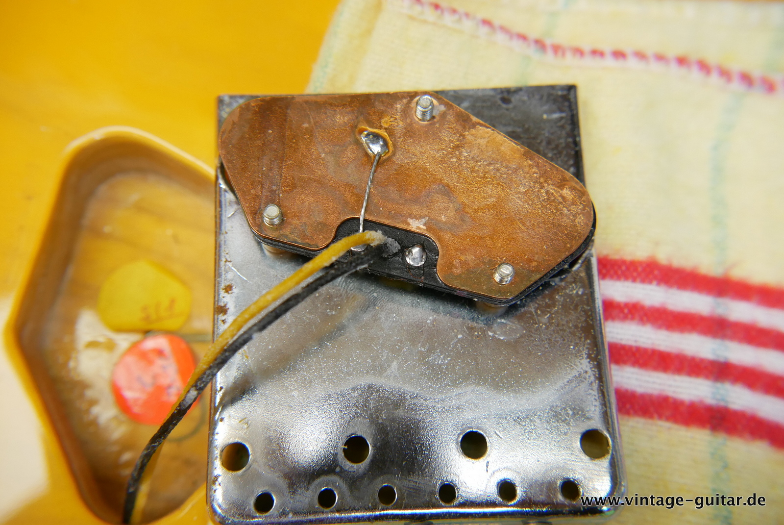 img/vintage/5472/Fender_Telecaster_52_reissue_2002_blond_USA-021.JPG