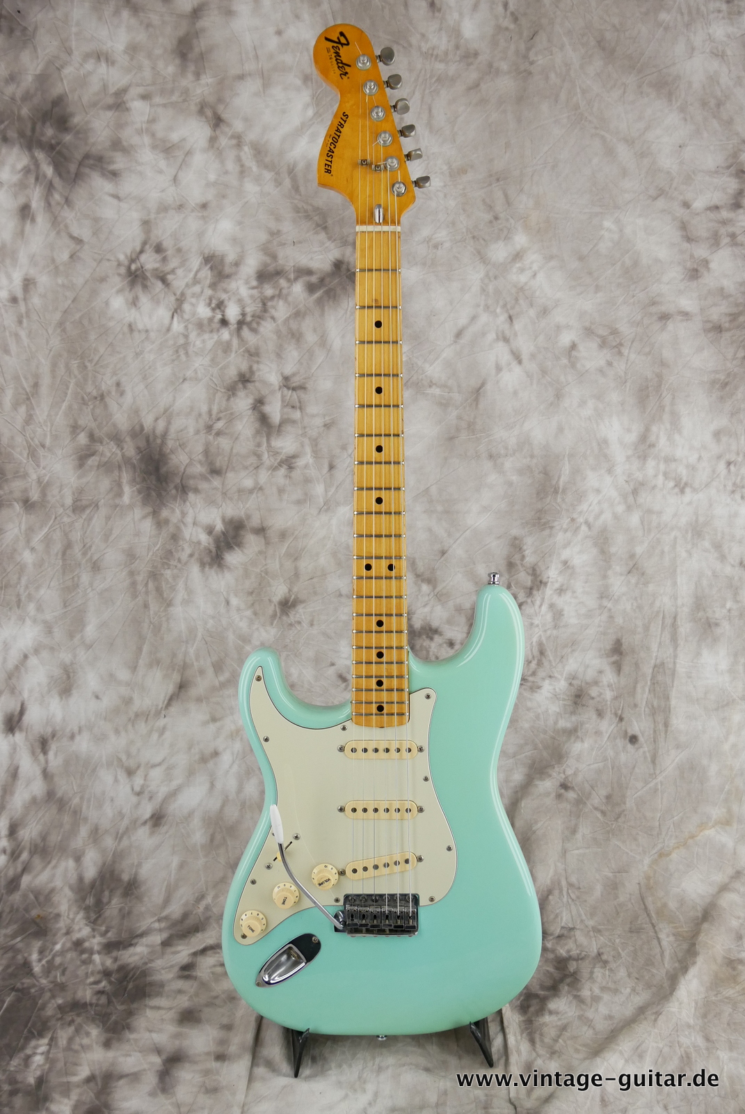 Fender-Stratocaster-lefthand-1976-seafoam-green-refinish-001.JPG
