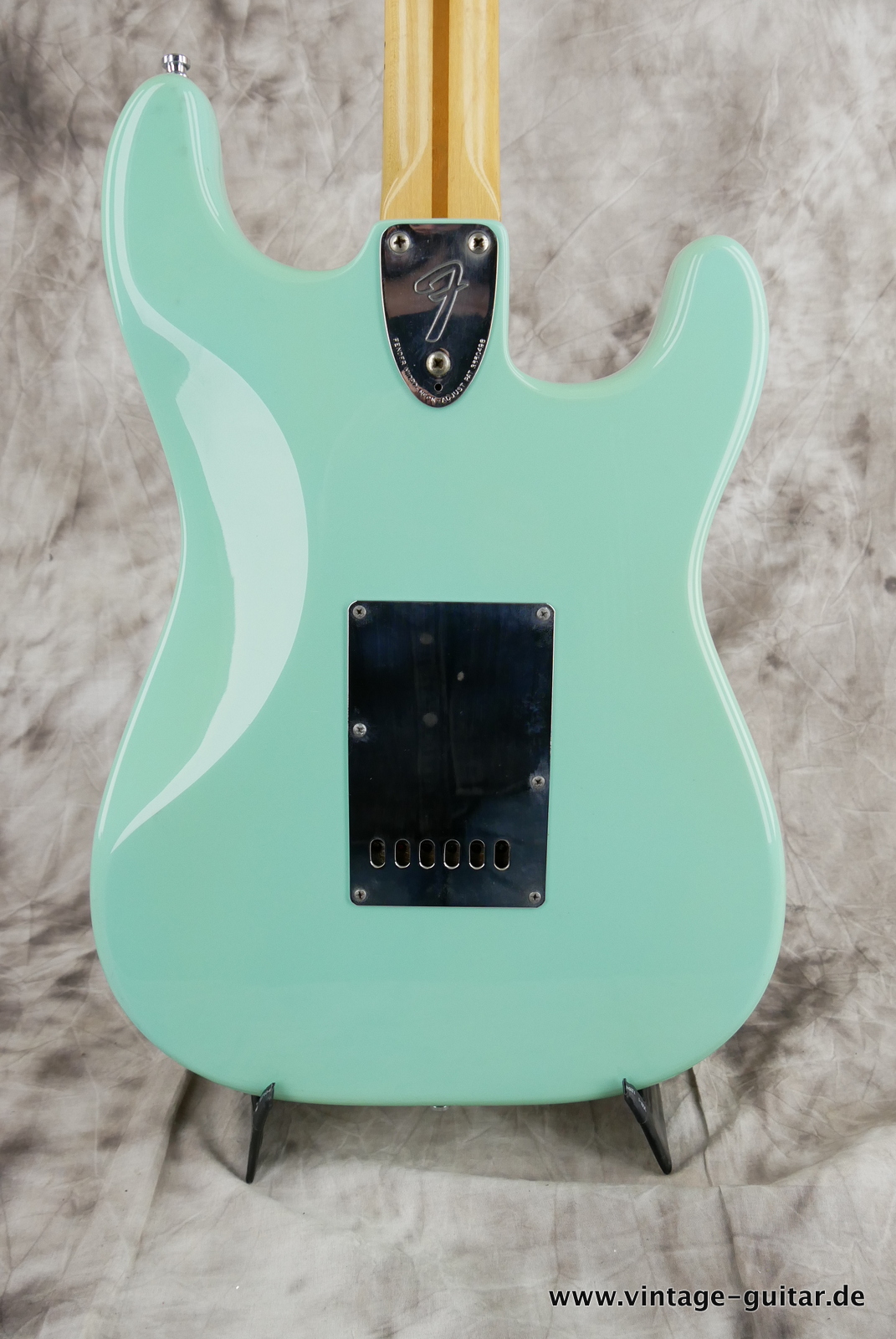 Fender-Stratocaster-lefthand-1976-seafoam-green-refinish-008.JPG