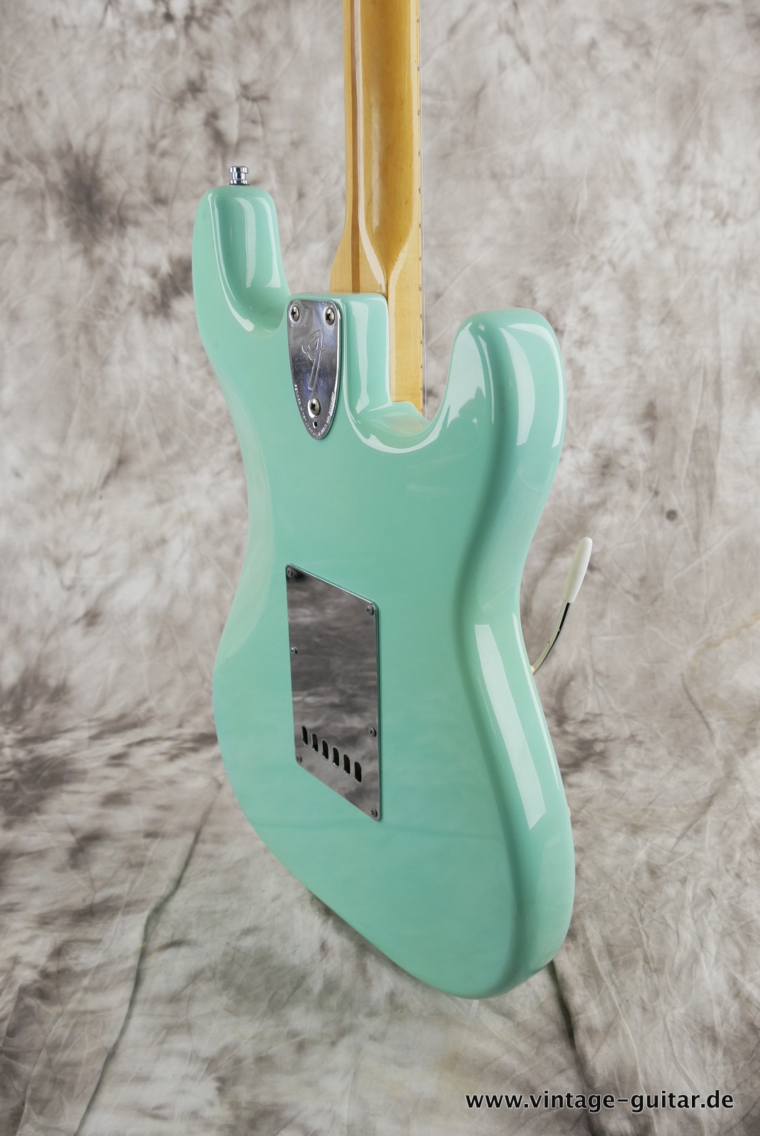 Fender-Stratocaster-lefthand-1976-seafoam-green-refinish-012.JPG