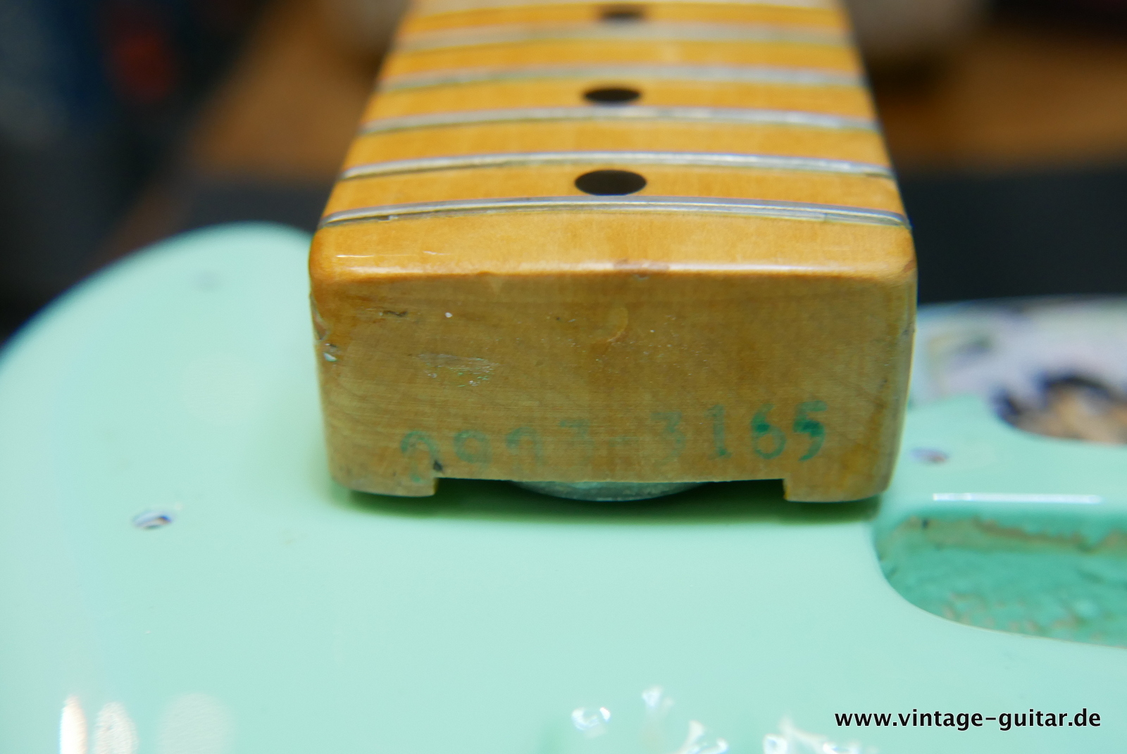 Fender-Stratocaster-lefthand-1976-seafoam-green-refinish-019.JPG