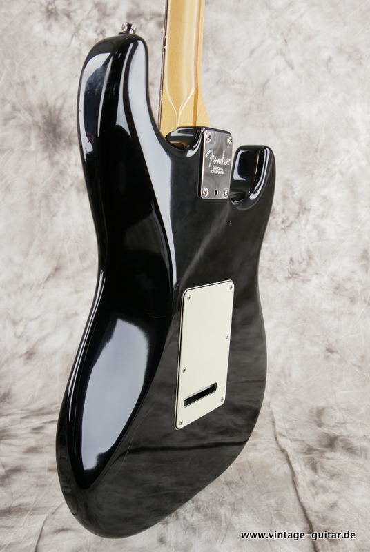 img/vintage/5477/Fender_Stratocaster_american_deluxe_black_1999_USA_rosewood-011.JPG