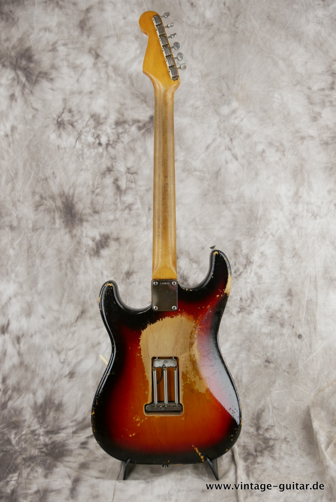 Fender-Stratocaster-1964:1965-first-owner-sunburst-002.JPG
