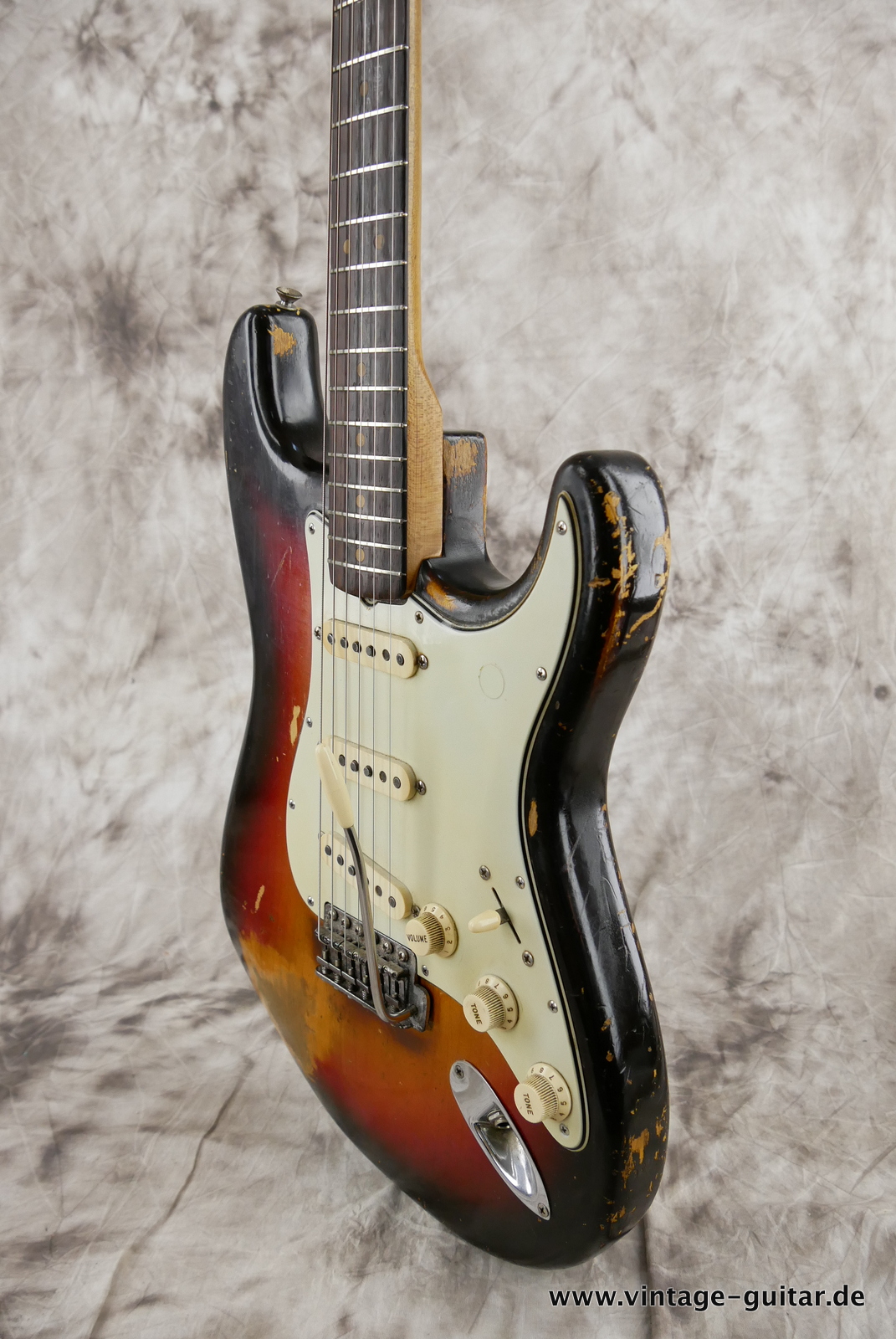 Fender-Stratocaster-1964:1965-first-owner-sunburst-010.JPG