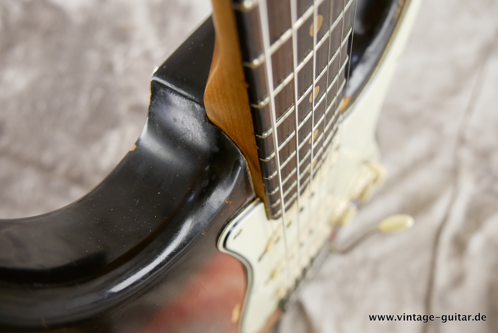 Fender-Stratocaster-1964:1965-first-owner-sunburst-018.JPG