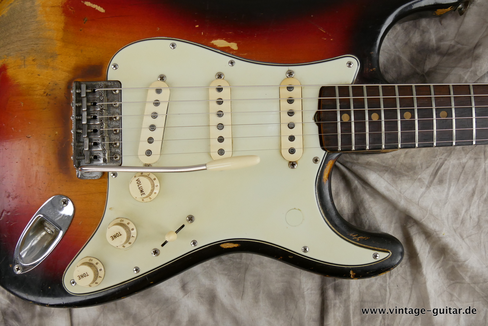 Fender-Stratocaster-1964:1965-first-owner-sunburst-020.JPG