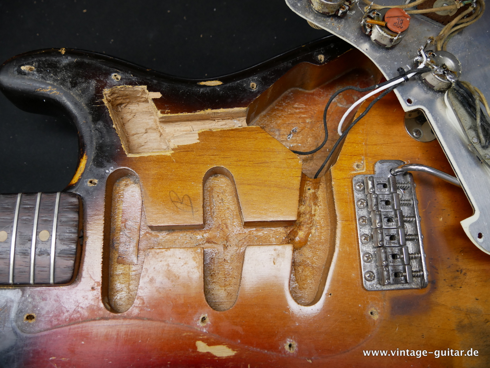 Fender-Stratocaster-1964:1965-first-owner-sunburst-022.JPG