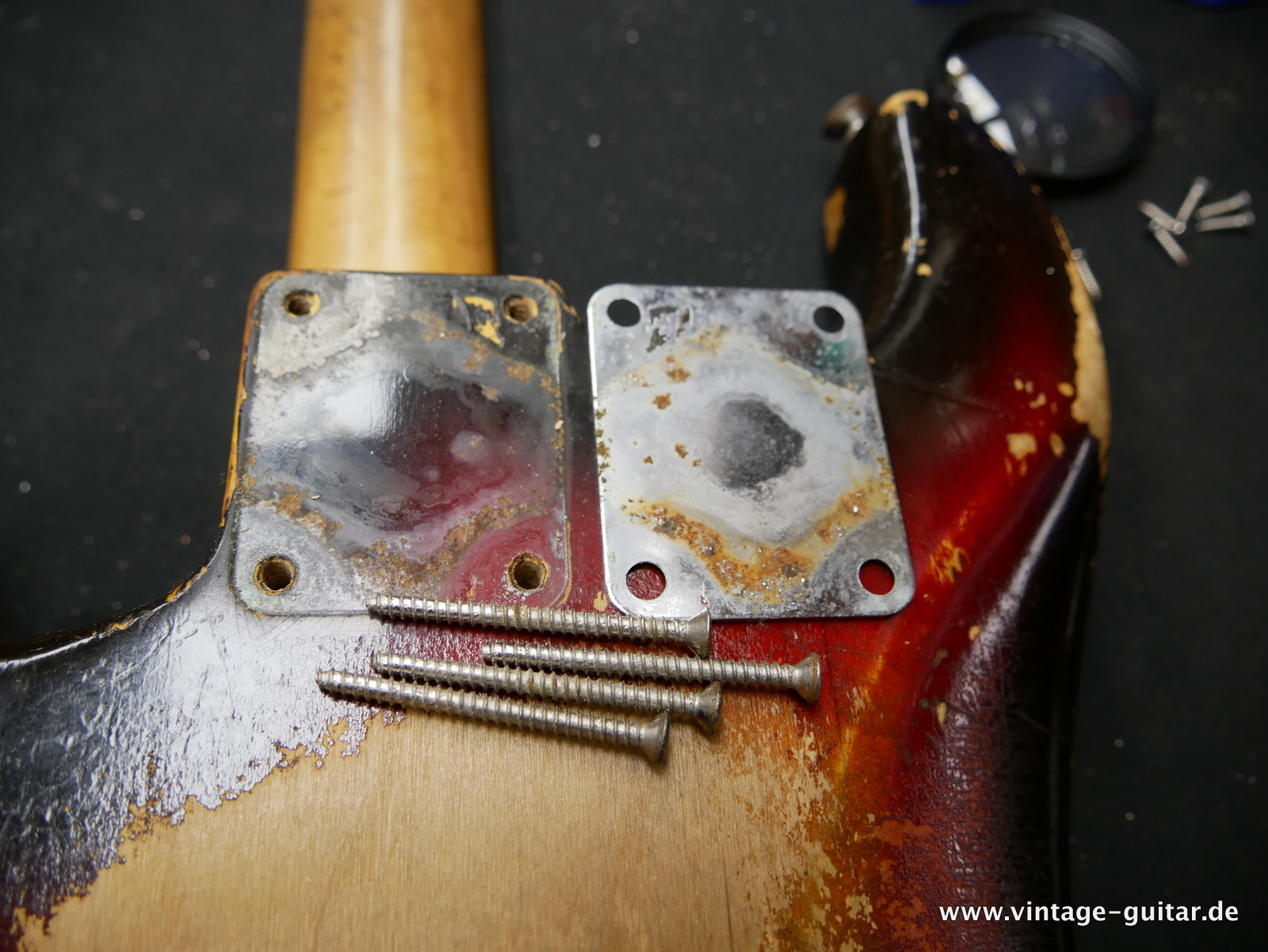 Fender-Stratocaster-1964:1965-first-owner-sunburst-026.JPG