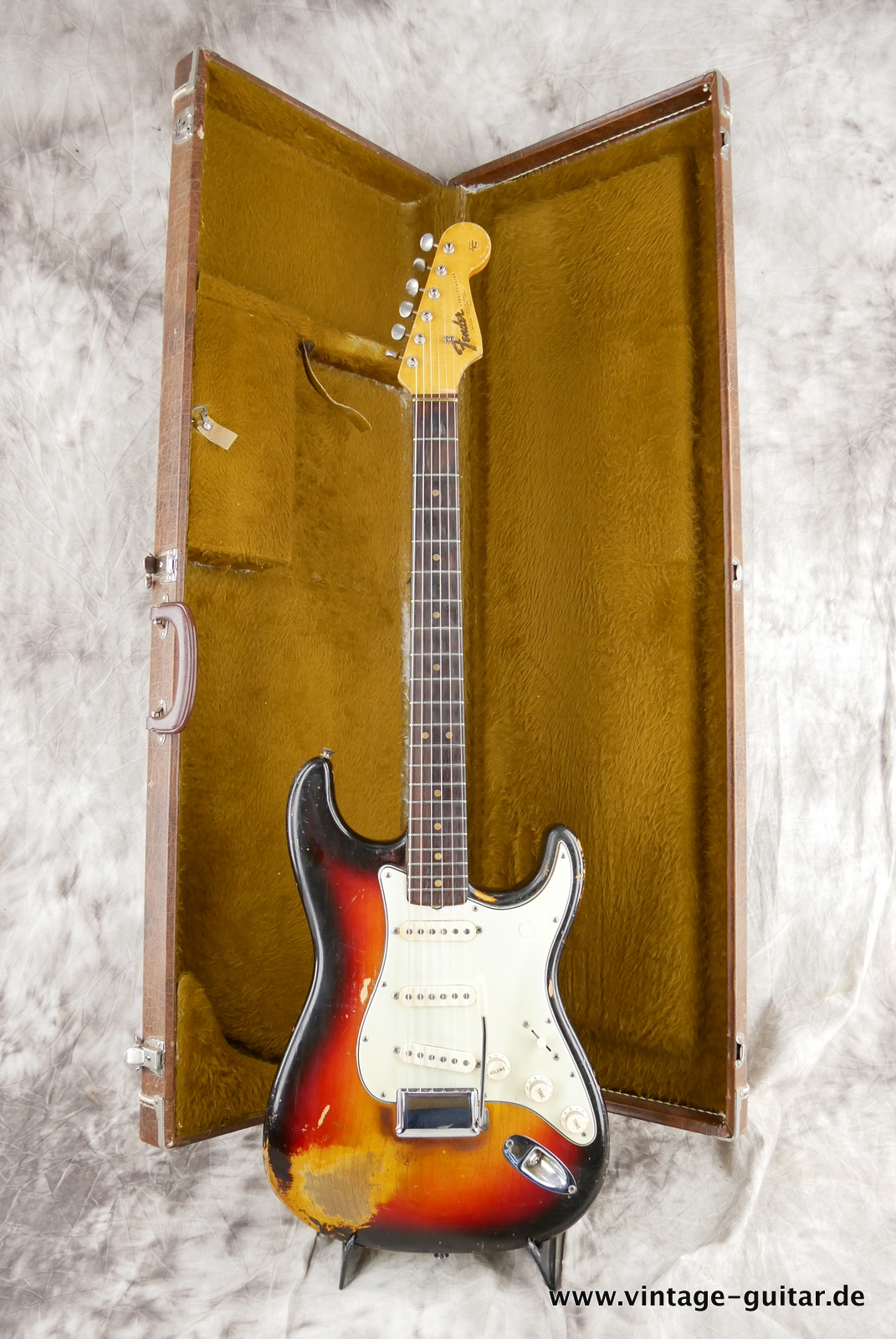 Fender-Stratocaster-1964:1965-first-owner-sunburst-041.JPG