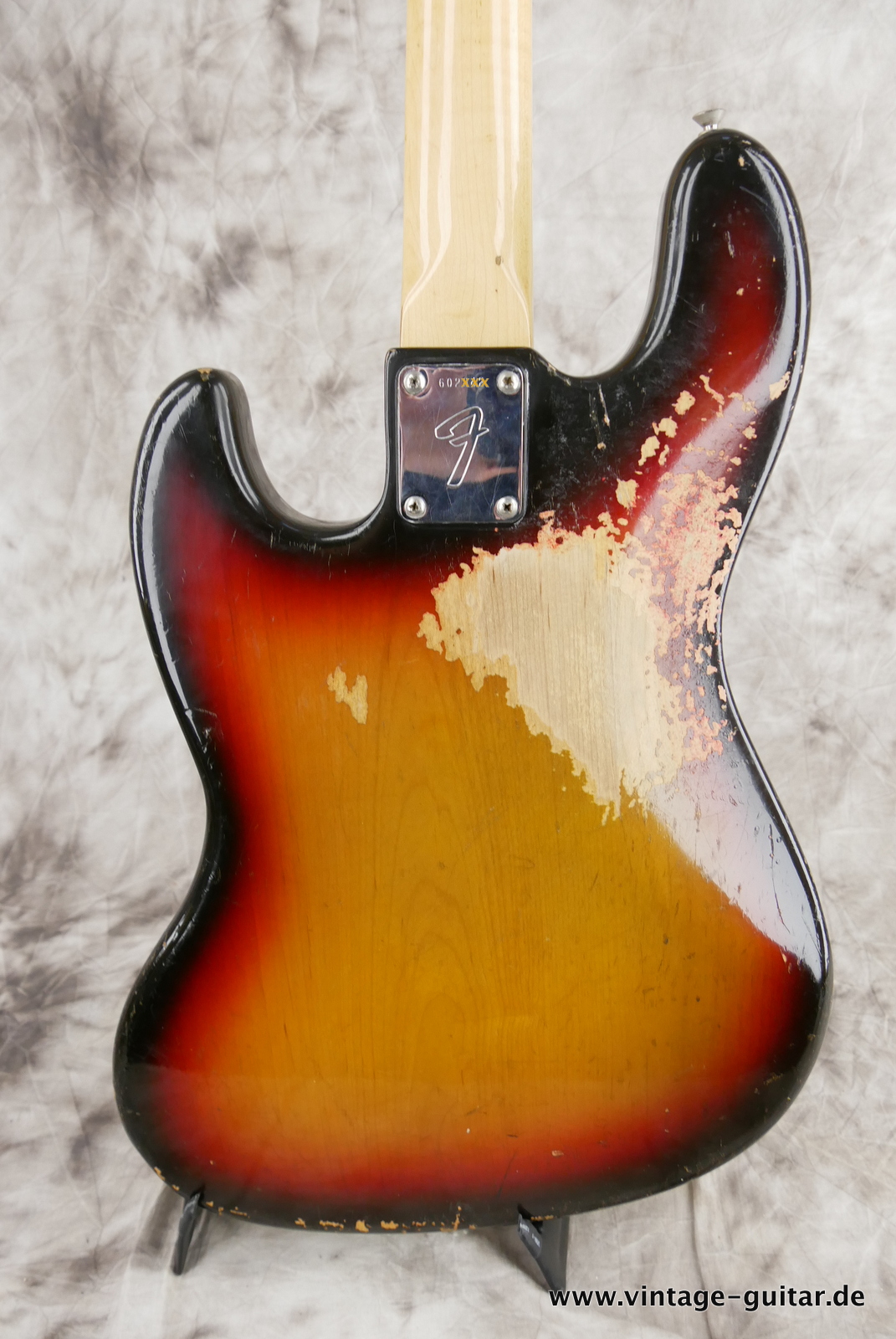 img/vintage/5483/Fender-Jazz-Bass-alder-body-1974-sunburst-008.JPG